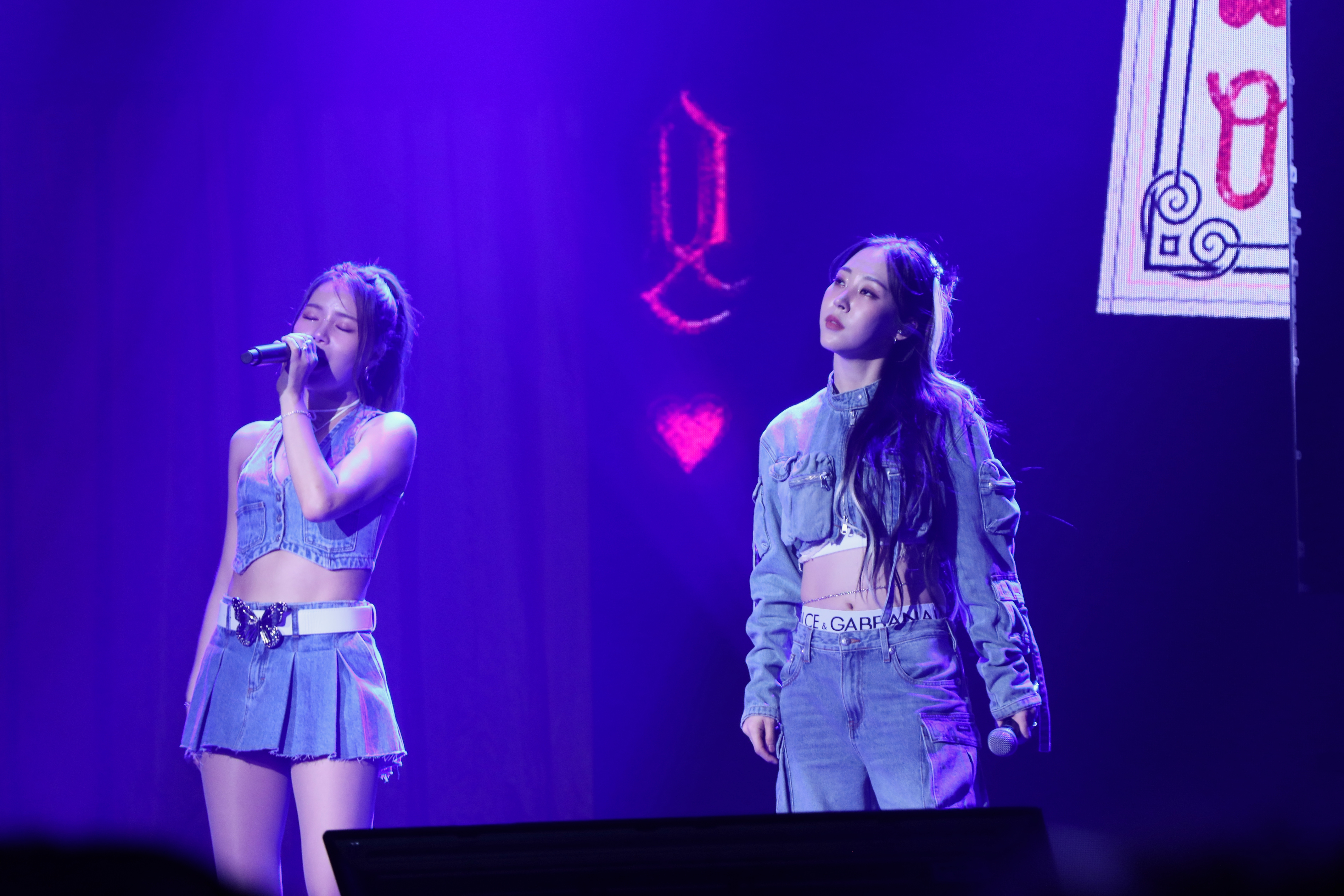 MAMAMOO+頌樂與玟星帶來多首精彩歌曲,粉絲尖叫喊到燒聲。(讀者提供)