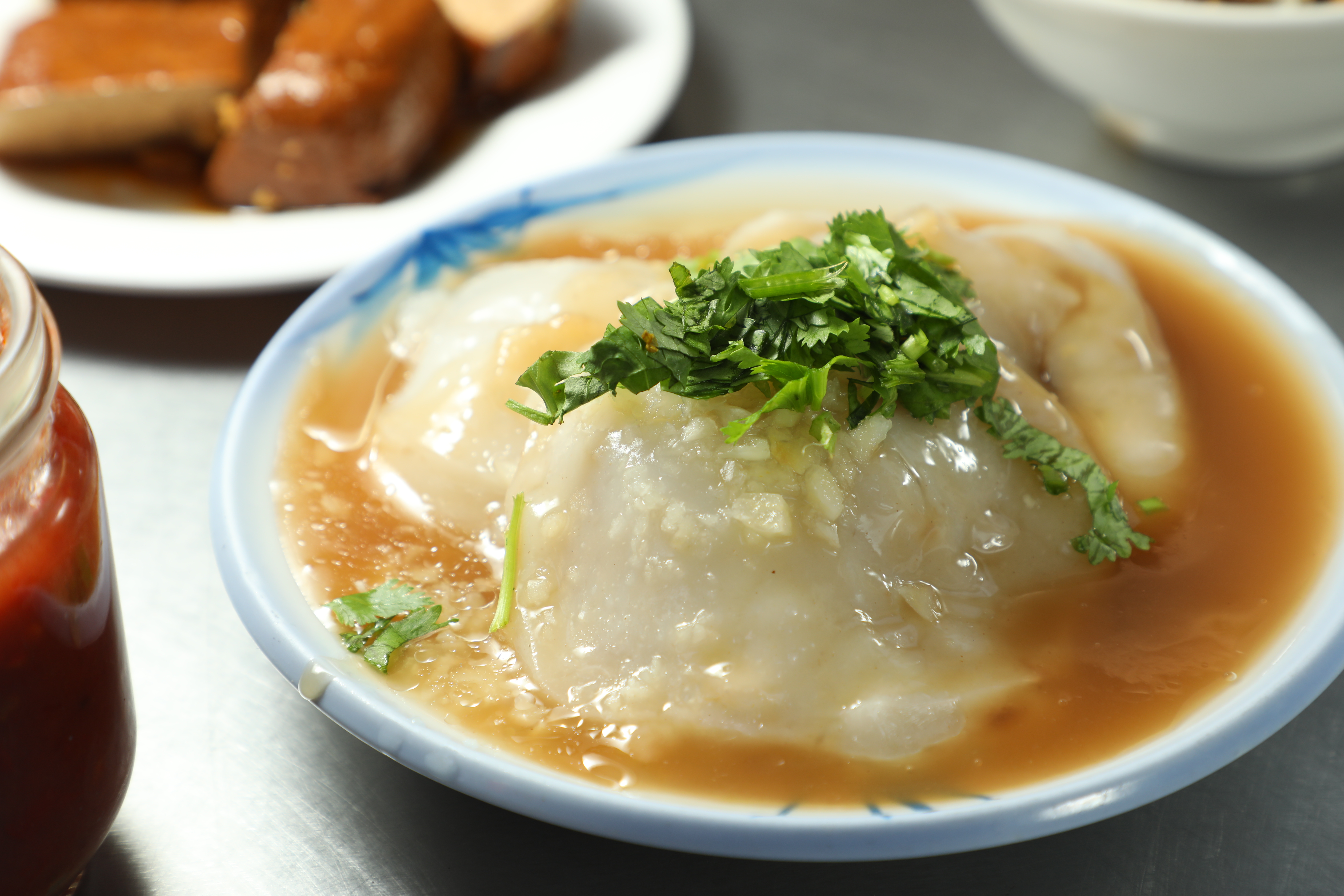萬全的「肉圓」是清蒸版本，粉皮超軟，內餡有肉香。（45元／個）