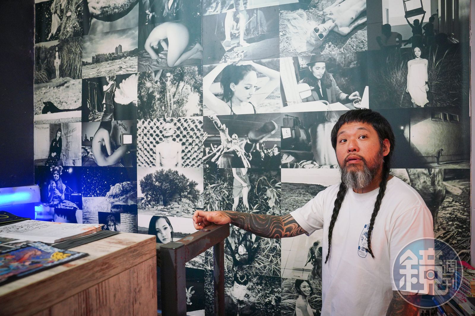 獨道髮門番外3／媽媽把妹妹丟孤兒院還偷他錢　窮到只能吃狗糧裹腹