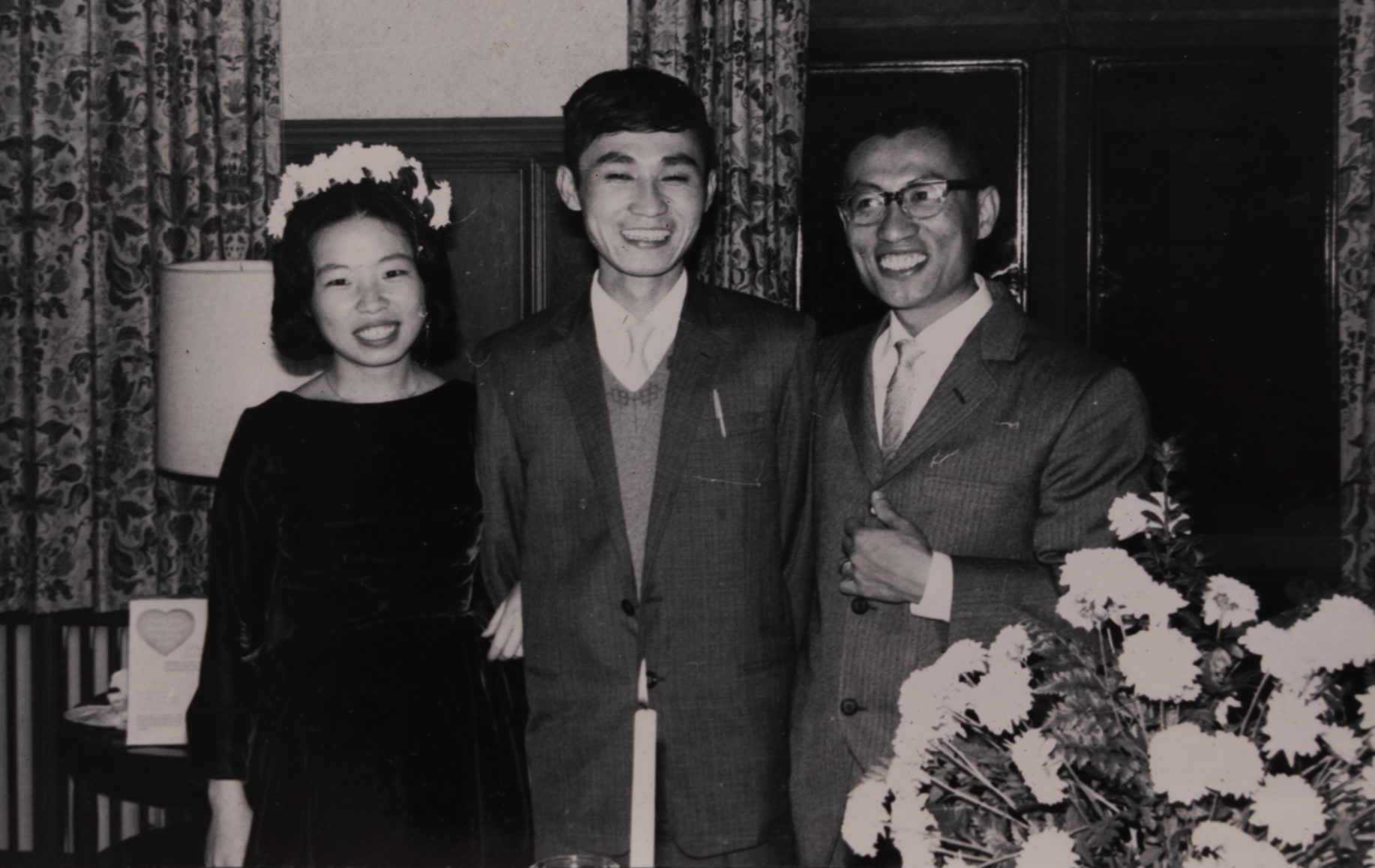 刺蔣案關鍵三人，左起黃晴美、兄黃文雄、前夫鄭自才，1964年攝於匹茲堡。  （公視紀錄觀點《春雨424》提供）