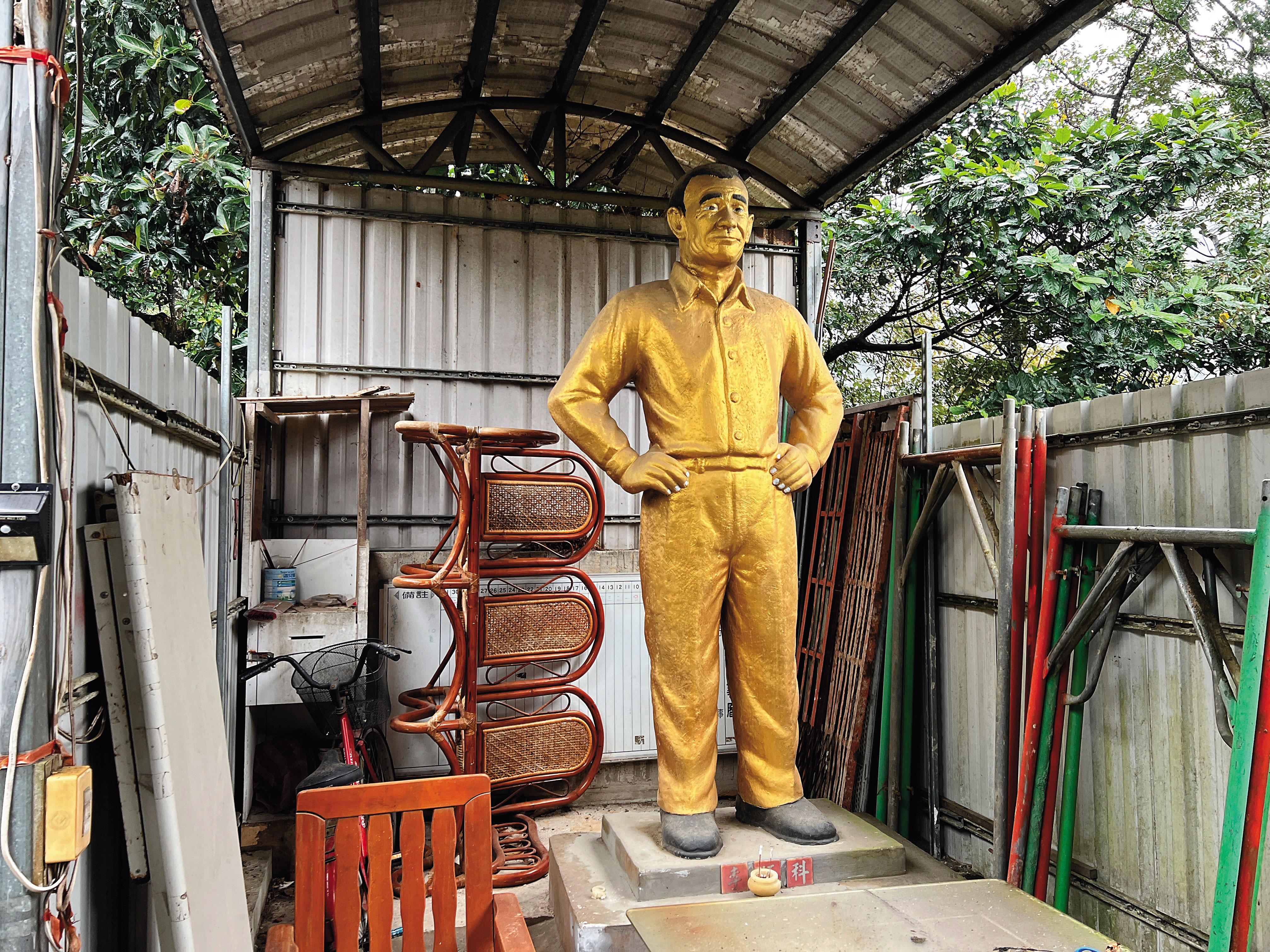 李師科被槍決後，有人打造雕像紀念他，其中所隱喻的意思引發外界爭議。