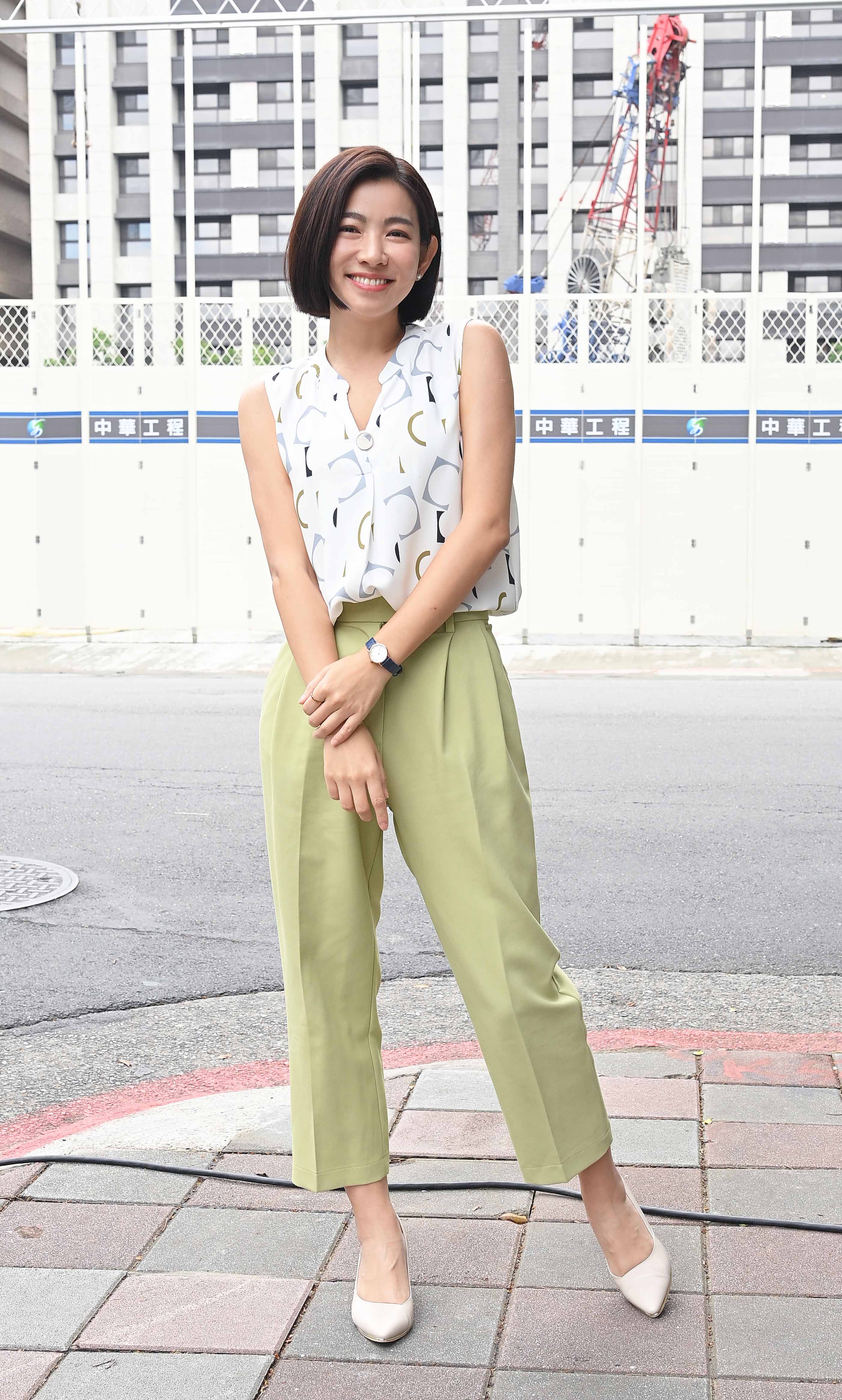 米可白本身個性開朗和劇中角色很不一樣。（台視提供）