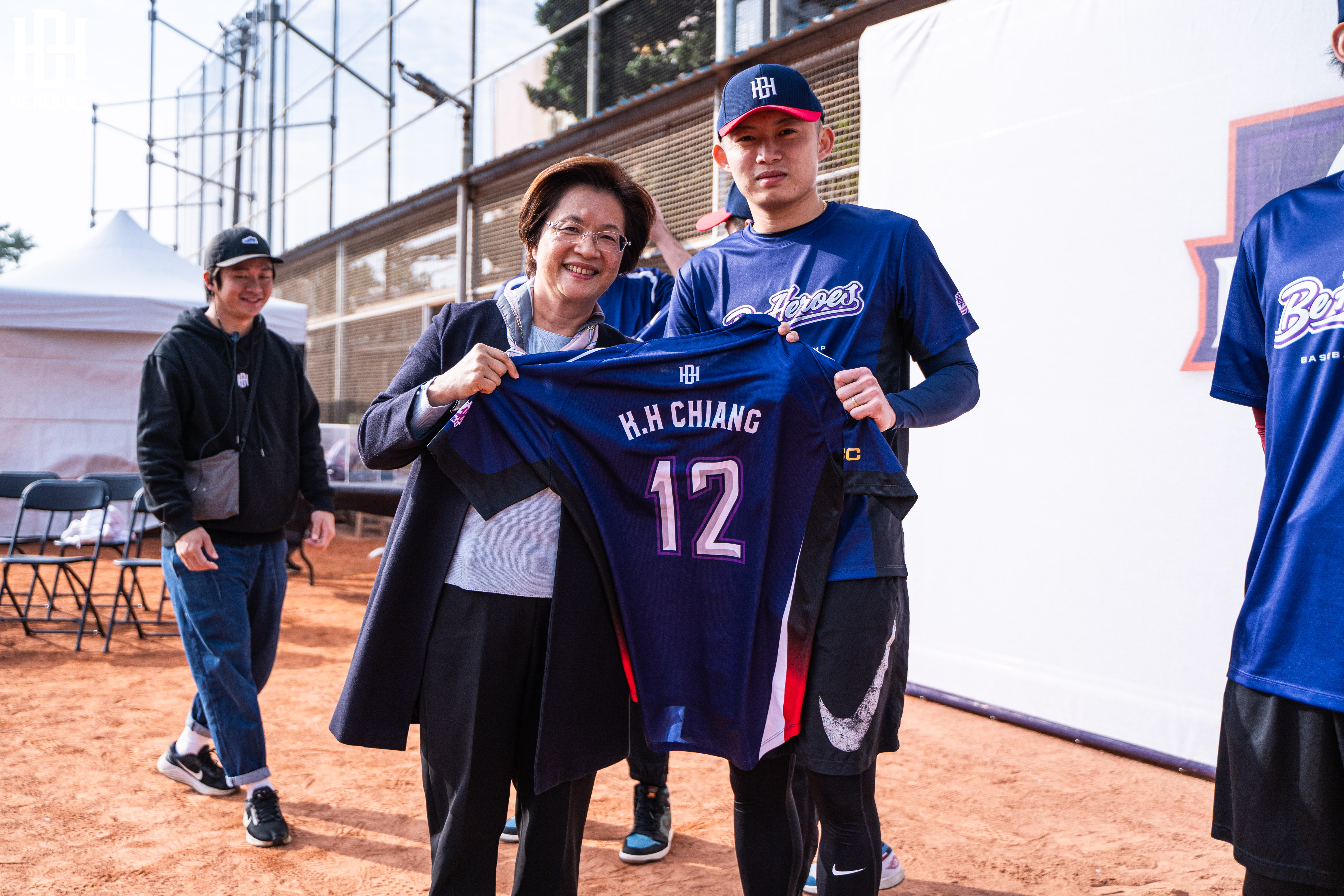 江國豪連年參與由彰化縣體育會主辦的「BE HEROES柏釧棒球訓練營」，縣長王惠美也親赴現場與球員交流。（圖／展逸國際）