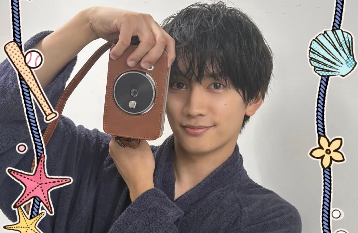 浪花男子藤原丈一郎去迪士尼樂園玩被路人要求幫拍照，都沒被認出是明星。（網路圖片）