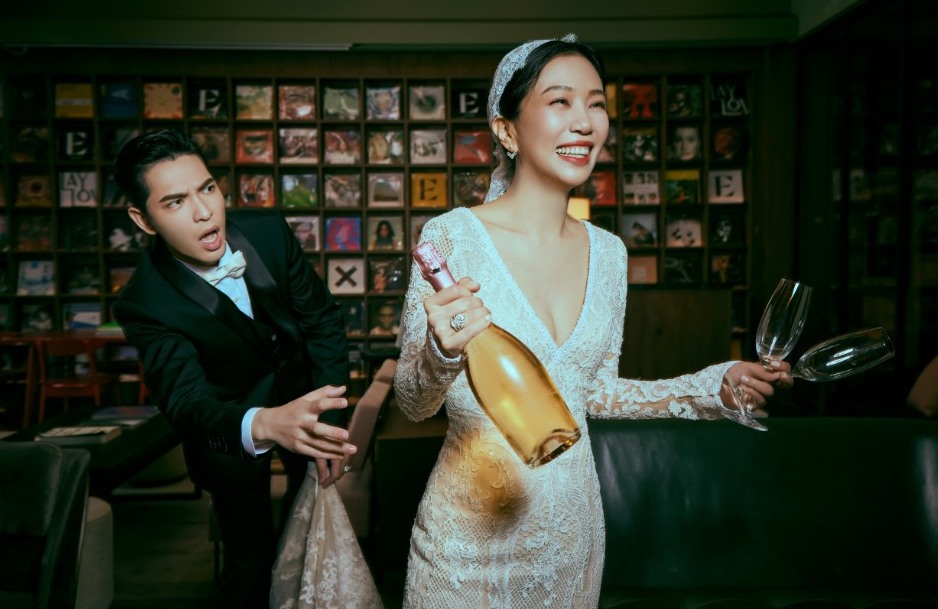 蕭敬騰與Summer上月13日補辦婚禮。（翻攝蕭敬騰臉書）