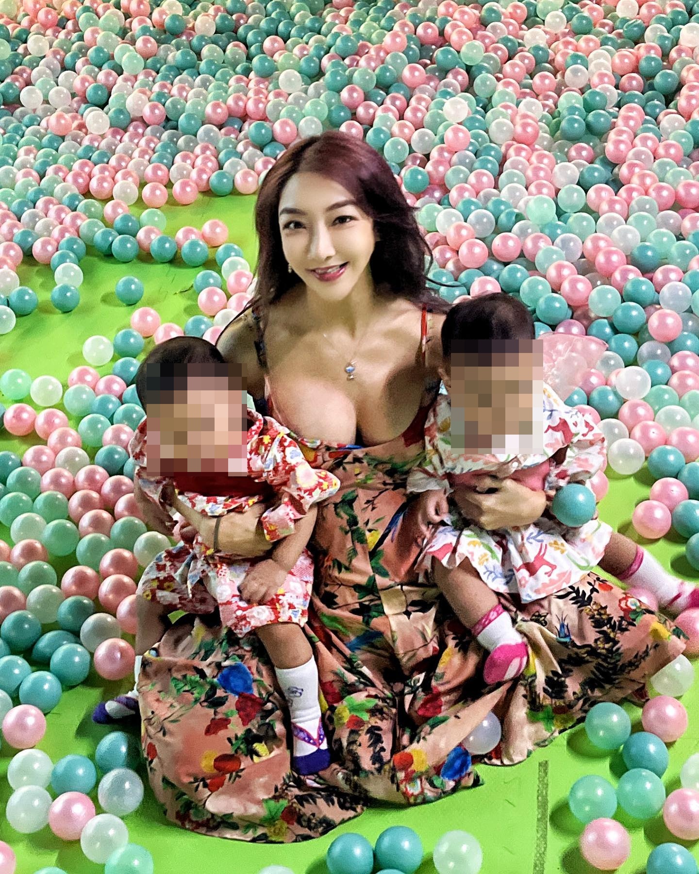 升格5寶媽的李宓因為太喜歡小孩,41歲仍想等身體狀況恢復後,繼續挑戰當7寶媽的心願。(翻攝自李宓臉書)