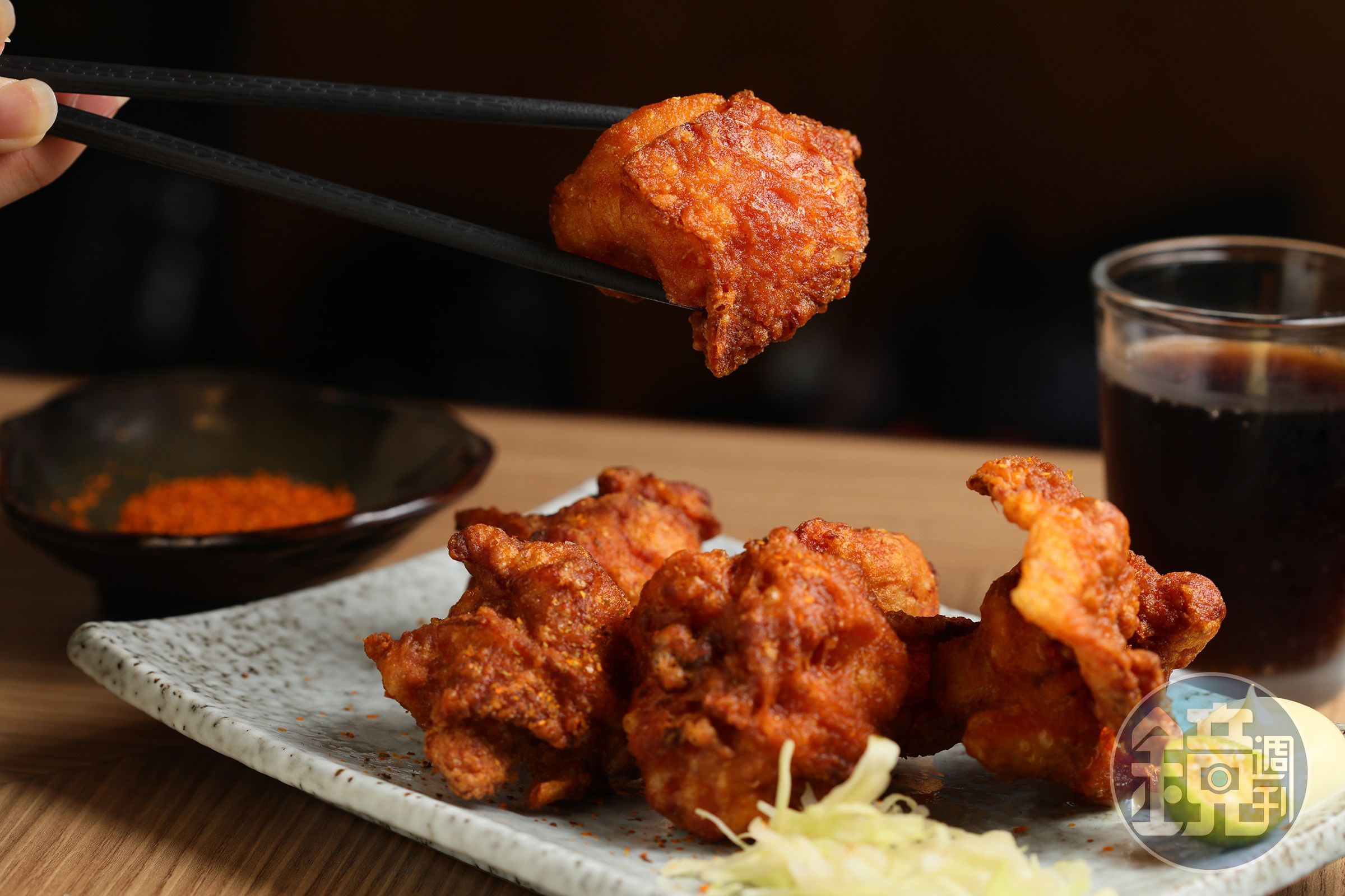 「小黃炸の雞」是店內人氣下酒小食。(210元/6塊)