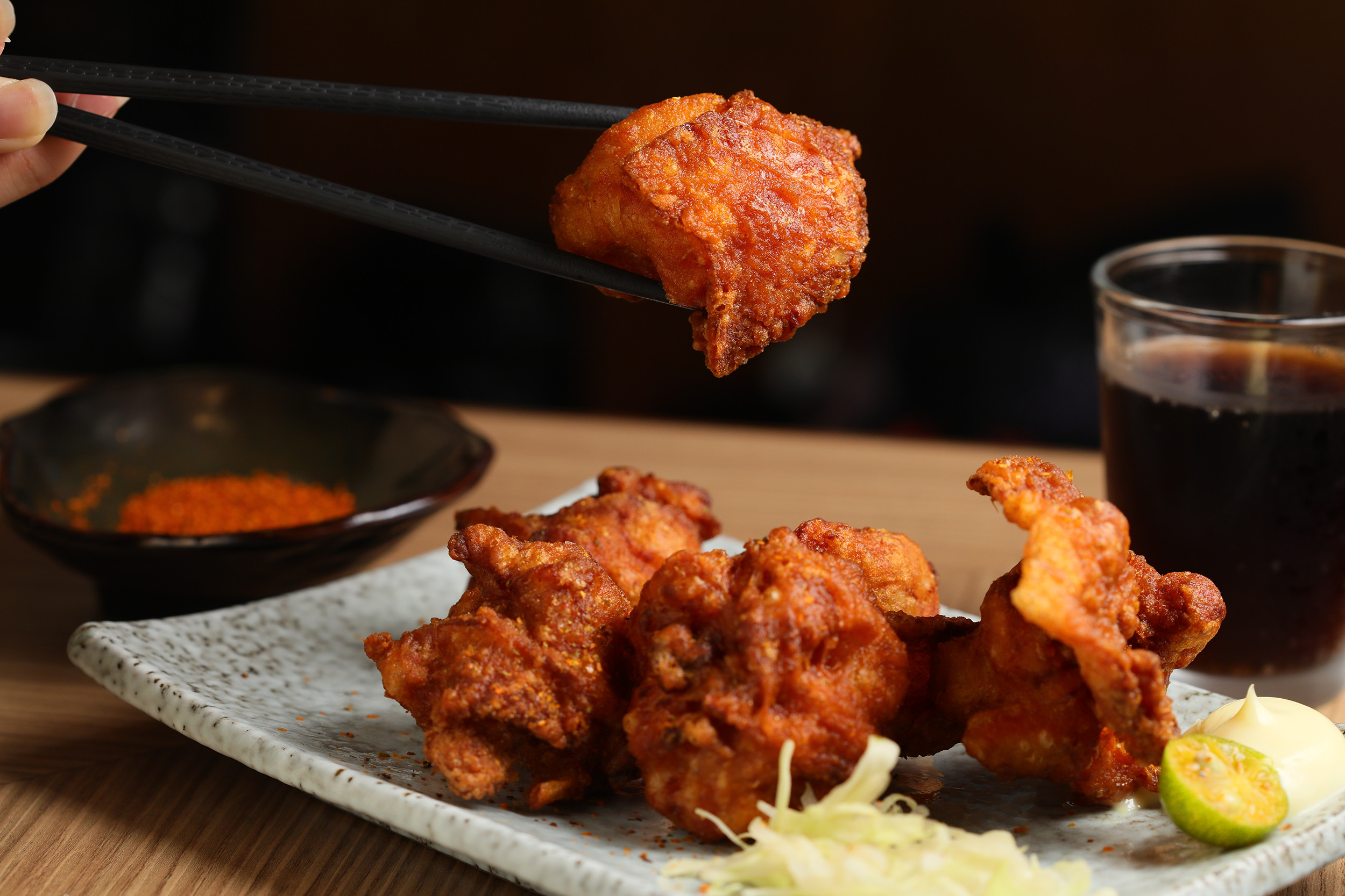 「小黃炸の雞」是店內人氣下酒小食。（210元／6塊）
