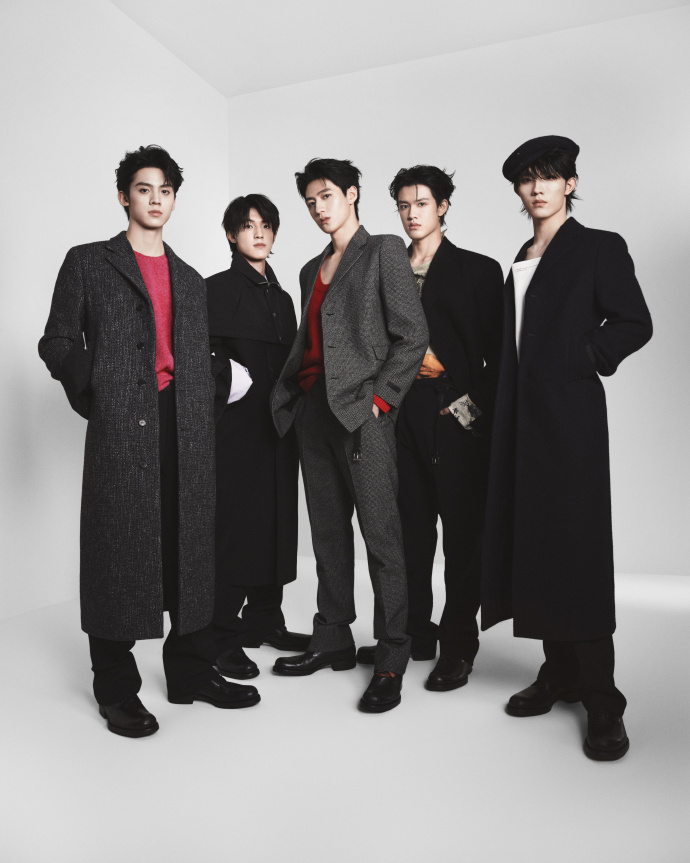 TOP登陸少年今年6月成為Prada品牌大使。（翻攝TOP登陸少年微博）