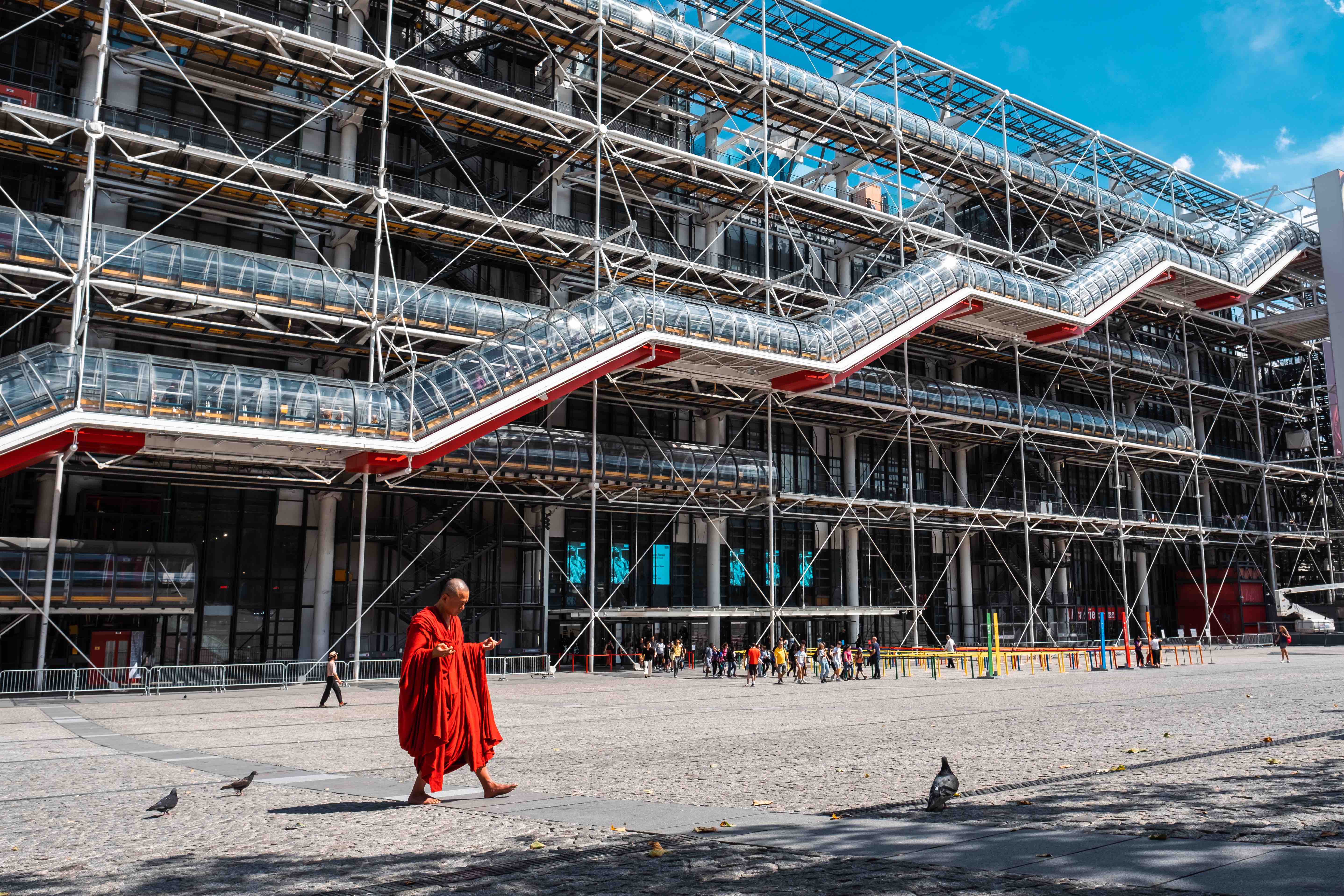 《行者》系列《何處》中李康生的身影。（汯呄霖電影提供）