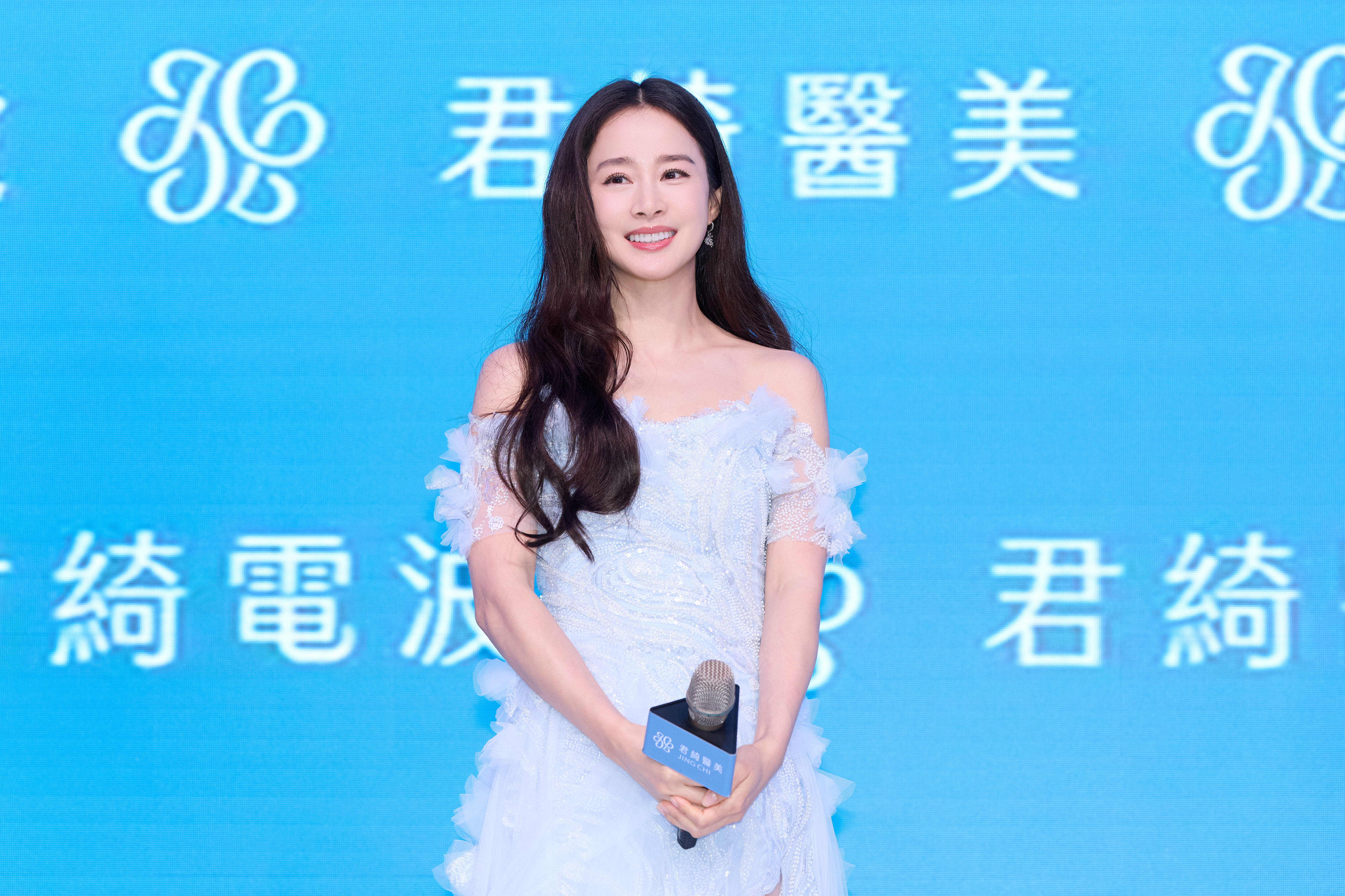 君綺醫美攜手韓星金泰希，除了企圖搶佔亞洲市場，更期盼打破醫美刻板印象，主張悅己與真實的美學。(圖/金泰希記者會)