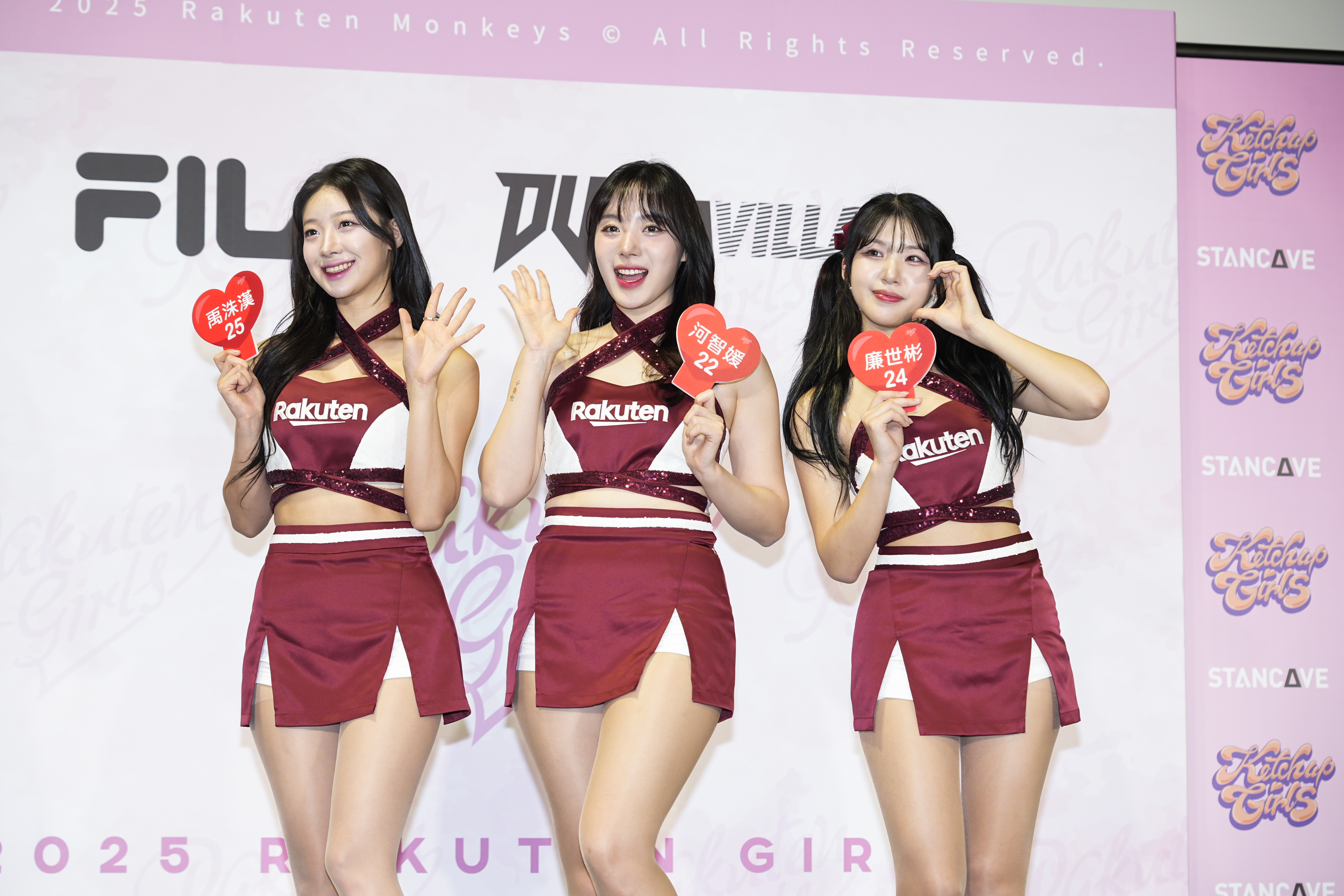 禹洙漢（左起）、河智媛、廉世彬加入樂天女孩。