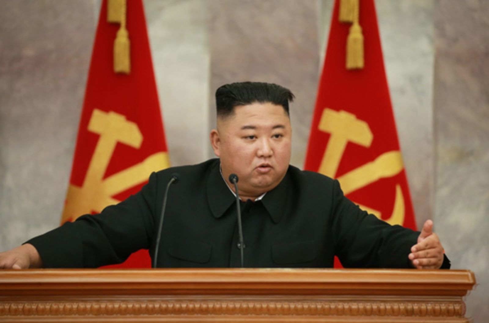 金正恩視察「金正日軍政大學」時表示，北韓周邊地緣政治情勢不穩定，現今較以往任何時候更應做好戰爭準備。（圖／翻攝自勞動新聞網）