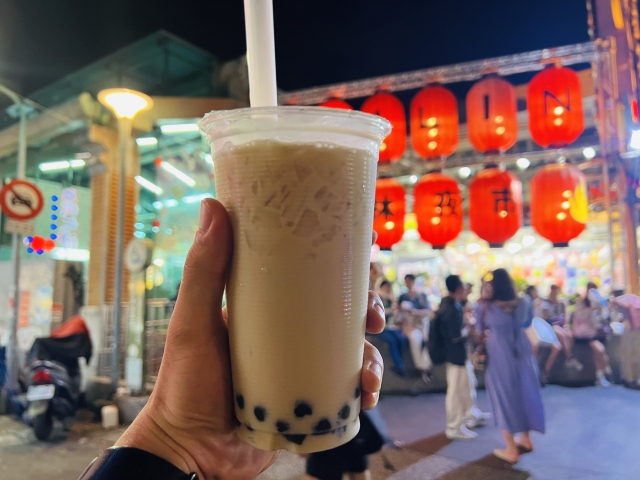 有網友好奇問「最難喝手搖飲」，掀起高度討論。（翻攝自photoAC）