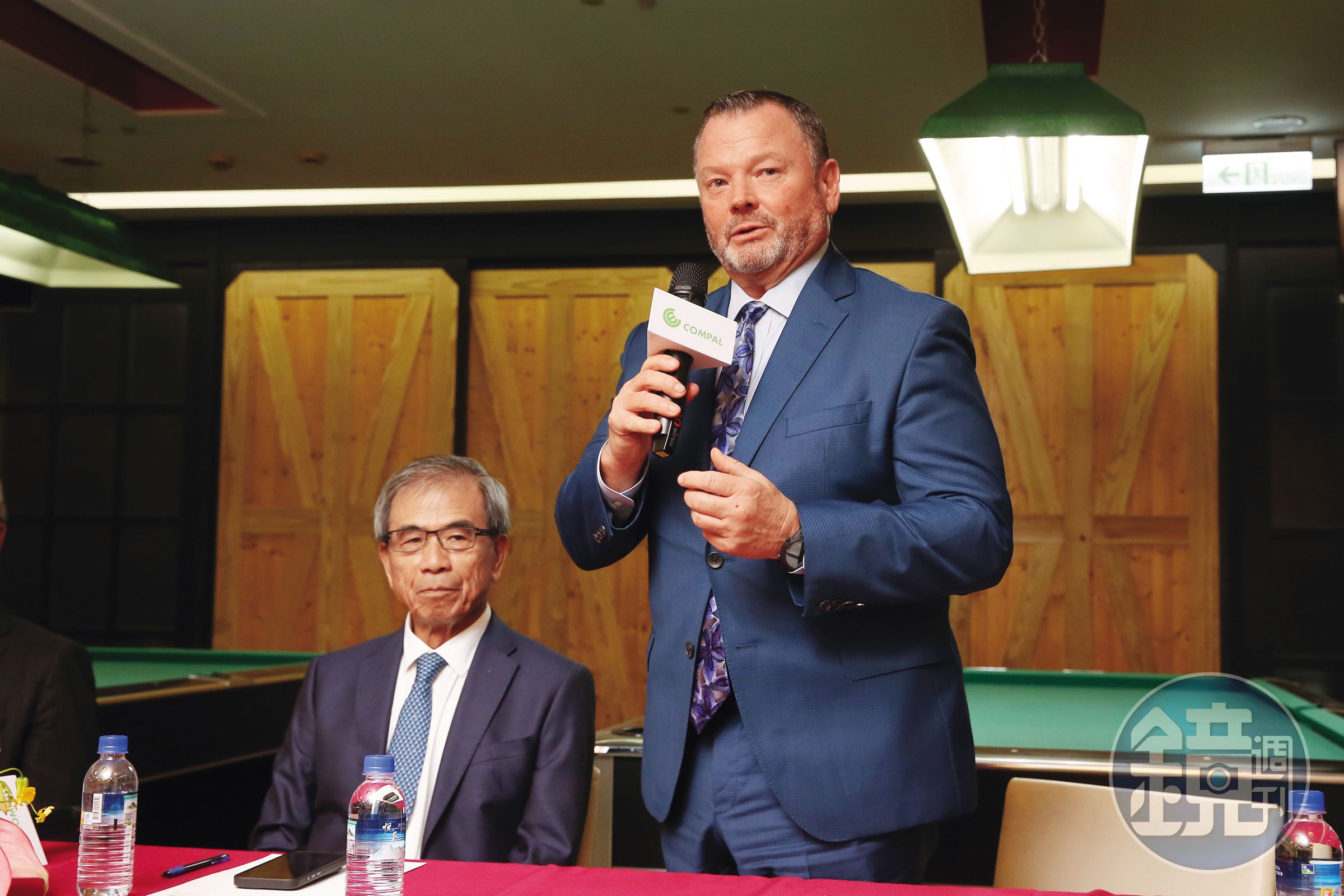陳瑞聰(左)找來曾在戴爾任職16年的前副總裁Tony(右)擔任仁寶總經理。