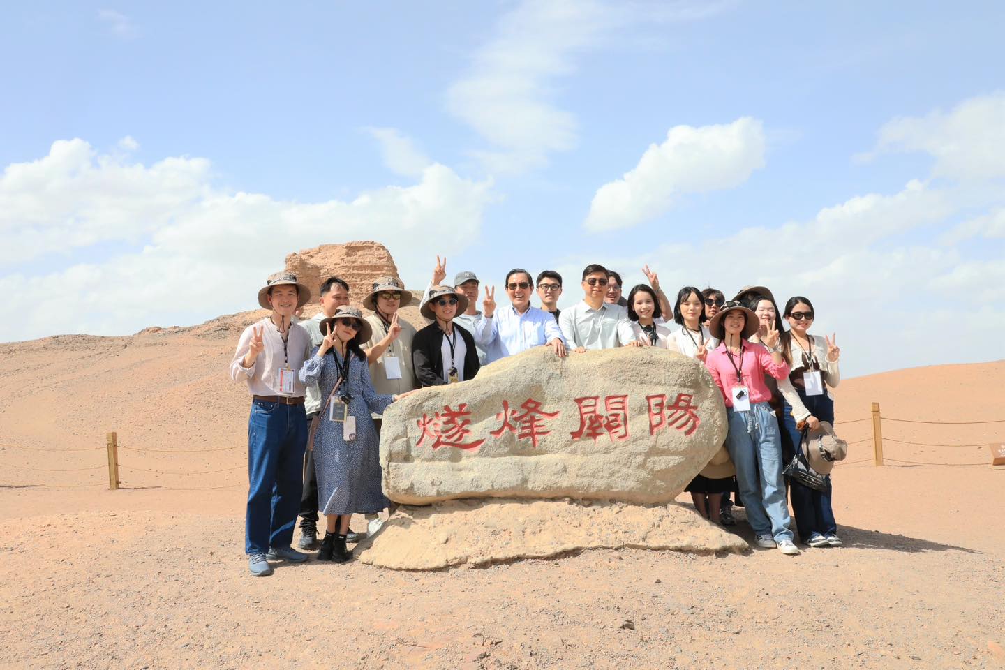 馬英九結束訪中行重申「兩岸都是中國人」，還說不可能成功清除「雜質」。（翻攝馬英九臉書）