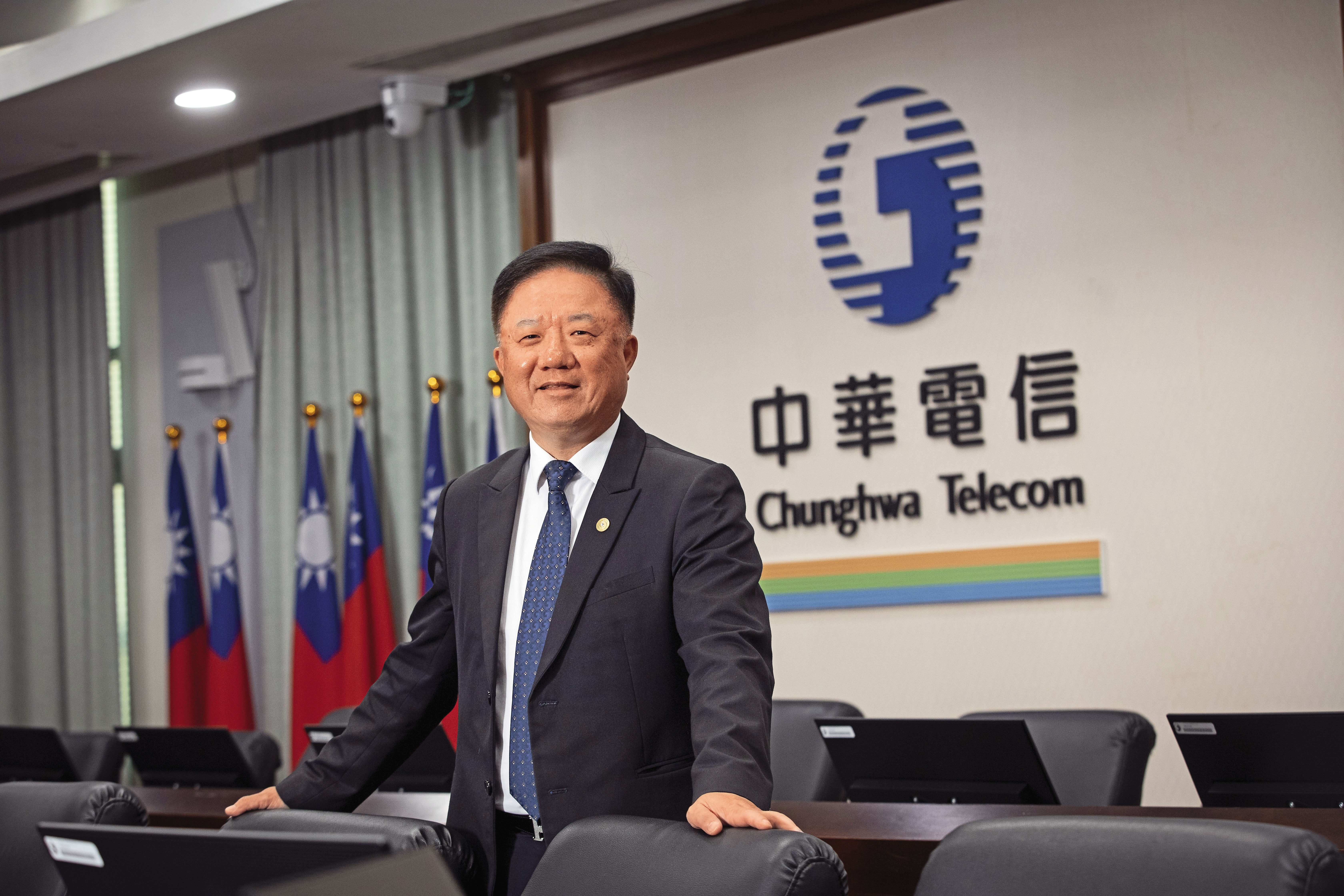 中華電信董事長簡志誠與一級主管每週召開打詐會議，站在前線為民眾過濾虛假資訊。