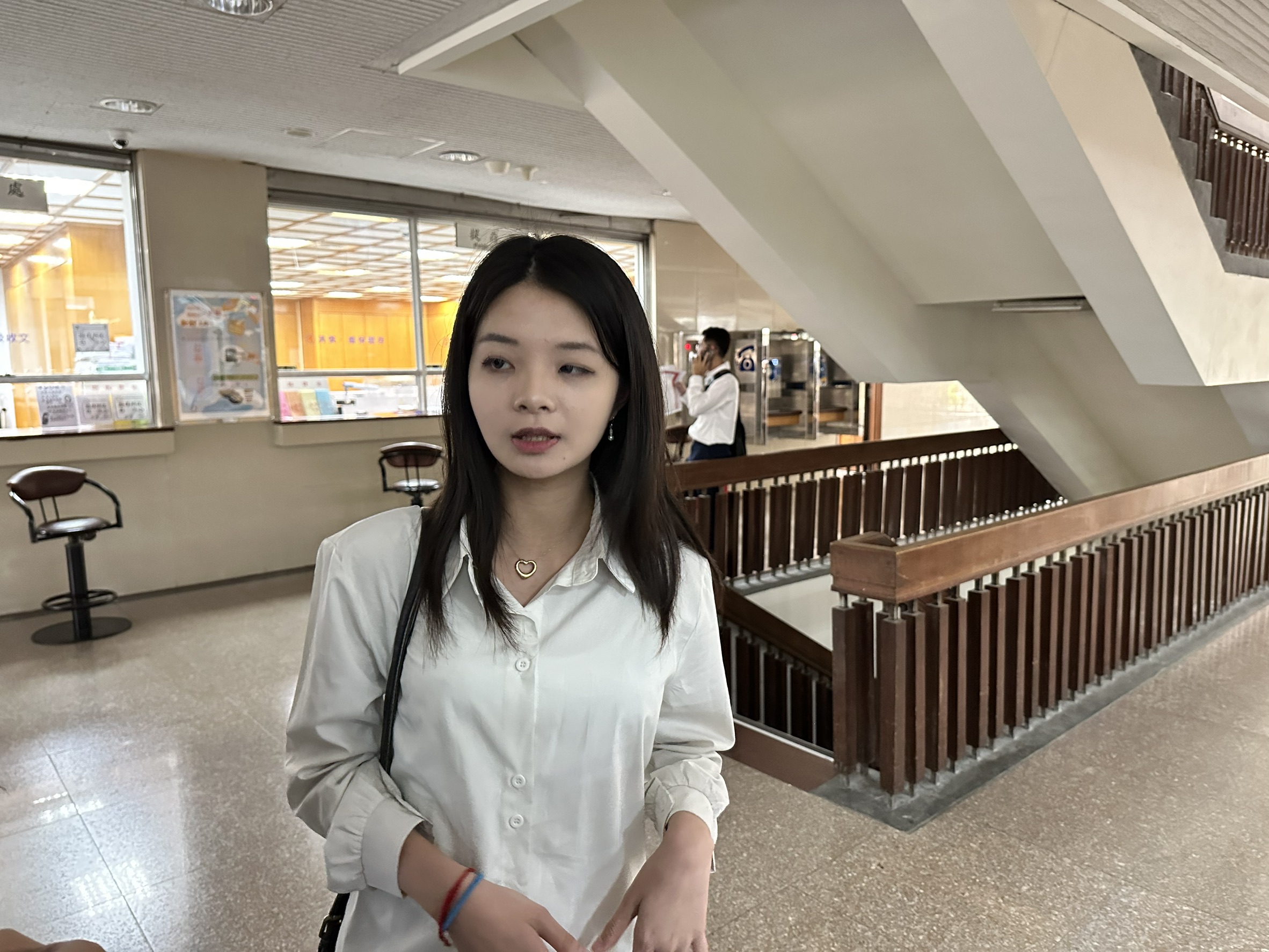應曉薇女兒應佳妤在80分鐘內湊齊500萬元，為母親交保。