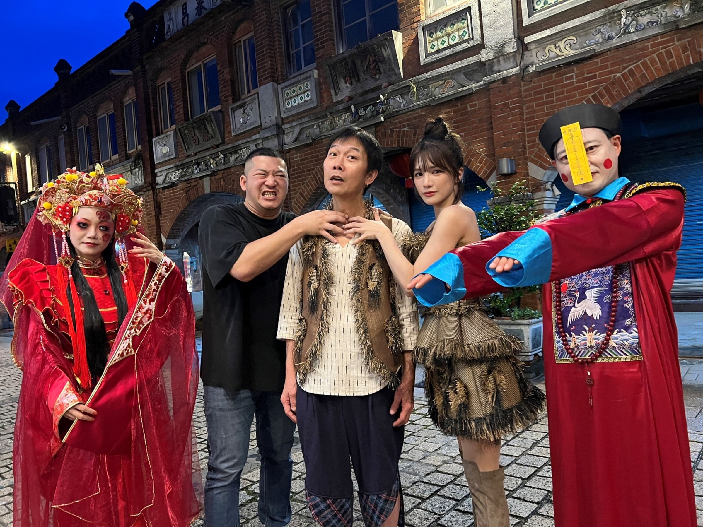 錢小豪回到當年《暫時停止呼吸》取景地湖口老街，出席老街電影節活動，與林岱縈、草爺挑起《暫時停止呼吸》回憶殺。（紅心字會提供）
