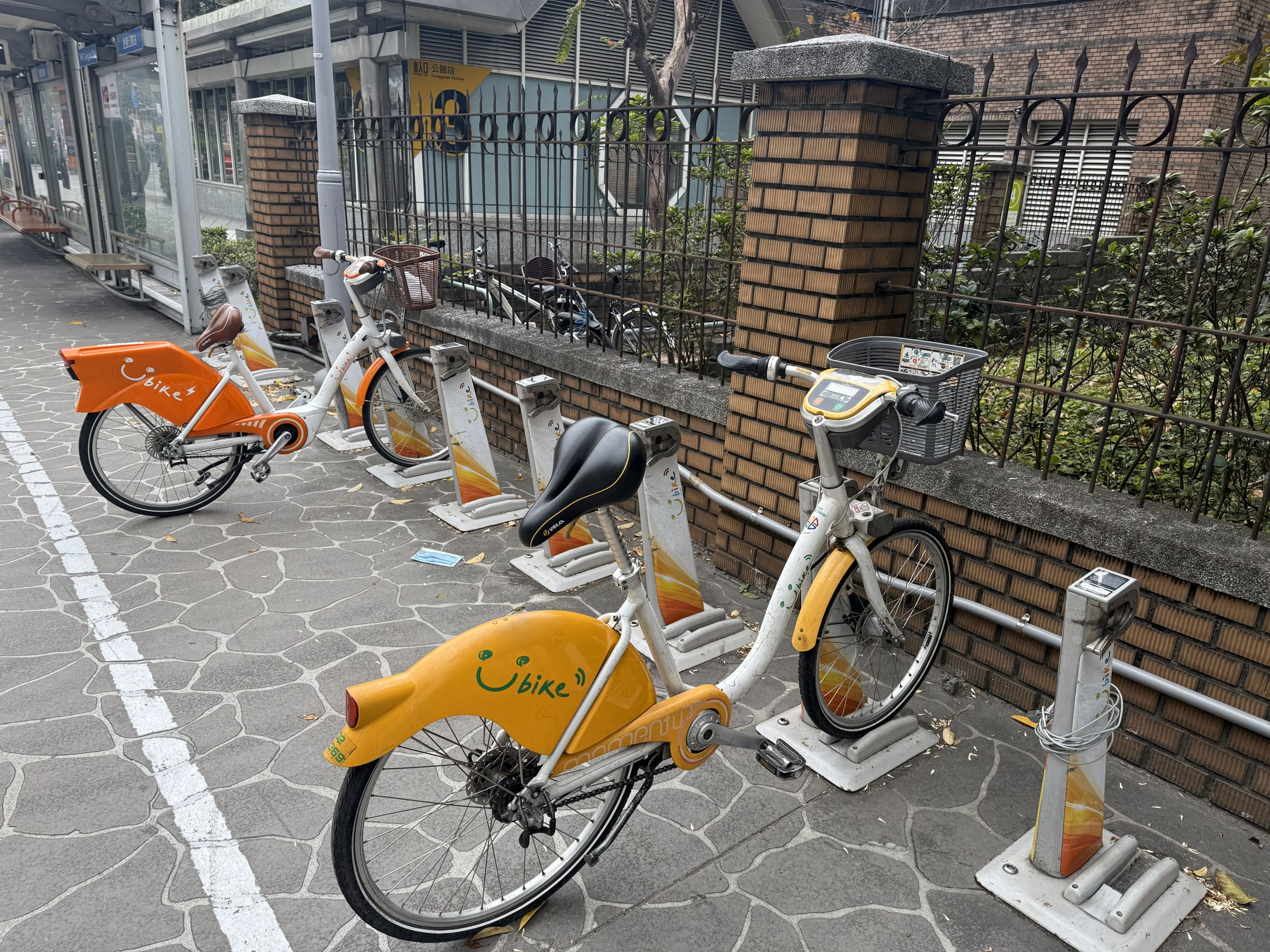 捷運公館3號出口的Ubike租借站也入榜受歡迎前五名,常常也只座椅反轉已壞的單車。(民眾提供)