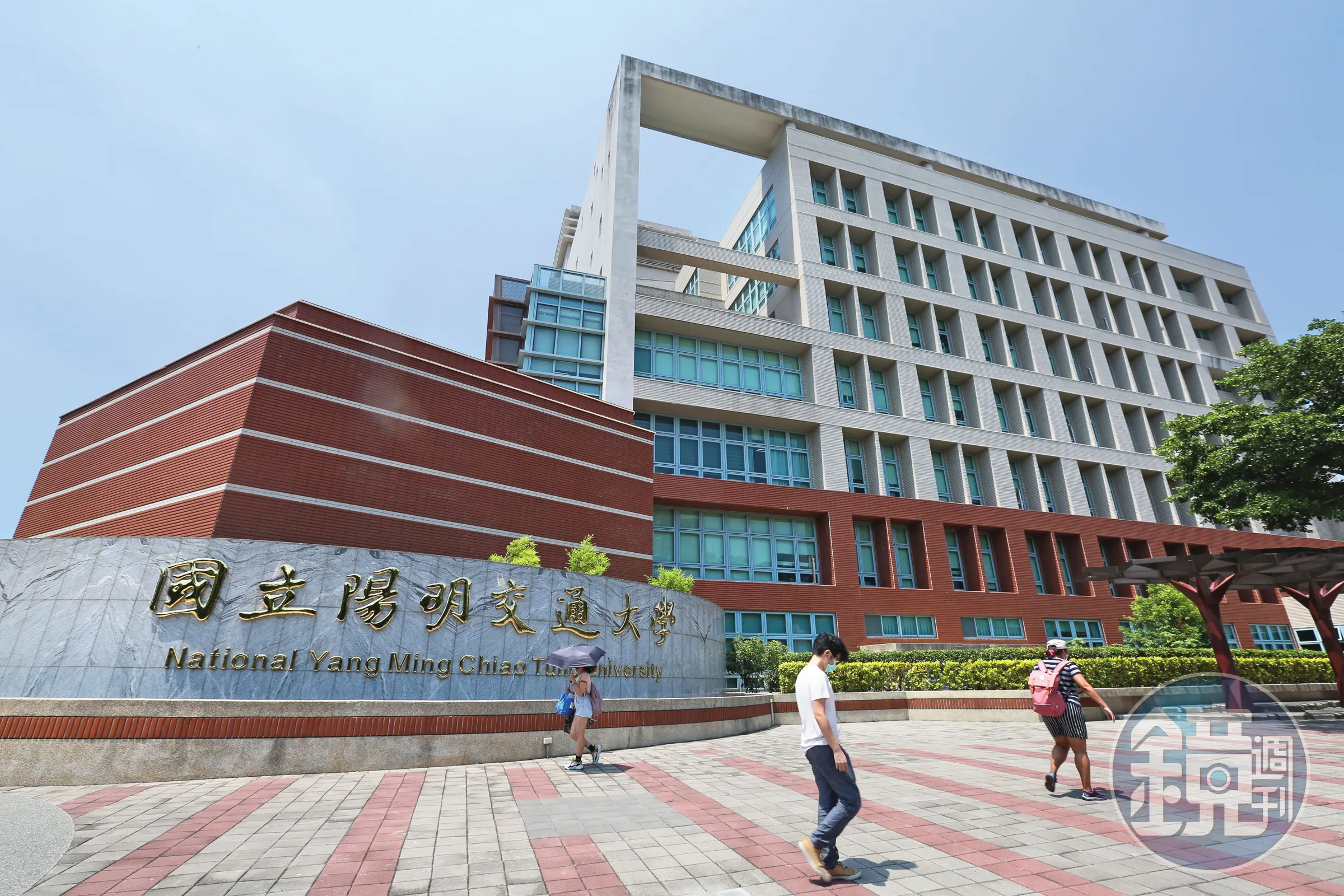 國立陽明交通大學新竹光復校區科學三館昨晚發生一起男大生墜樓憾事，由於正值畢業典禮與期末考週，消息一出引發校園內部高度關注與討論。（本刊資料照）