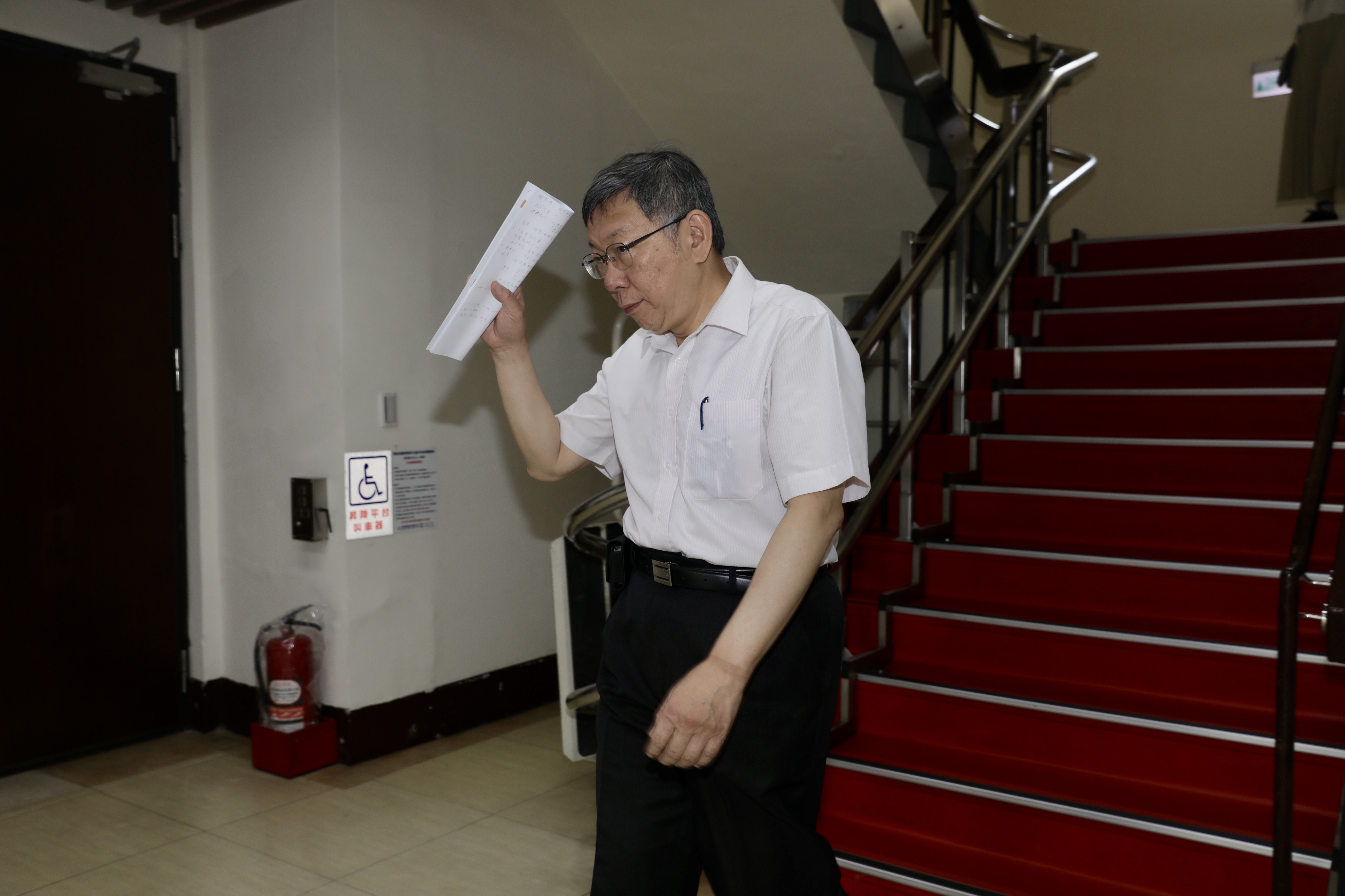 柯文哲日前暗指賴清德是希特勒,今則稱賴是對號入座。(本刊資料照)