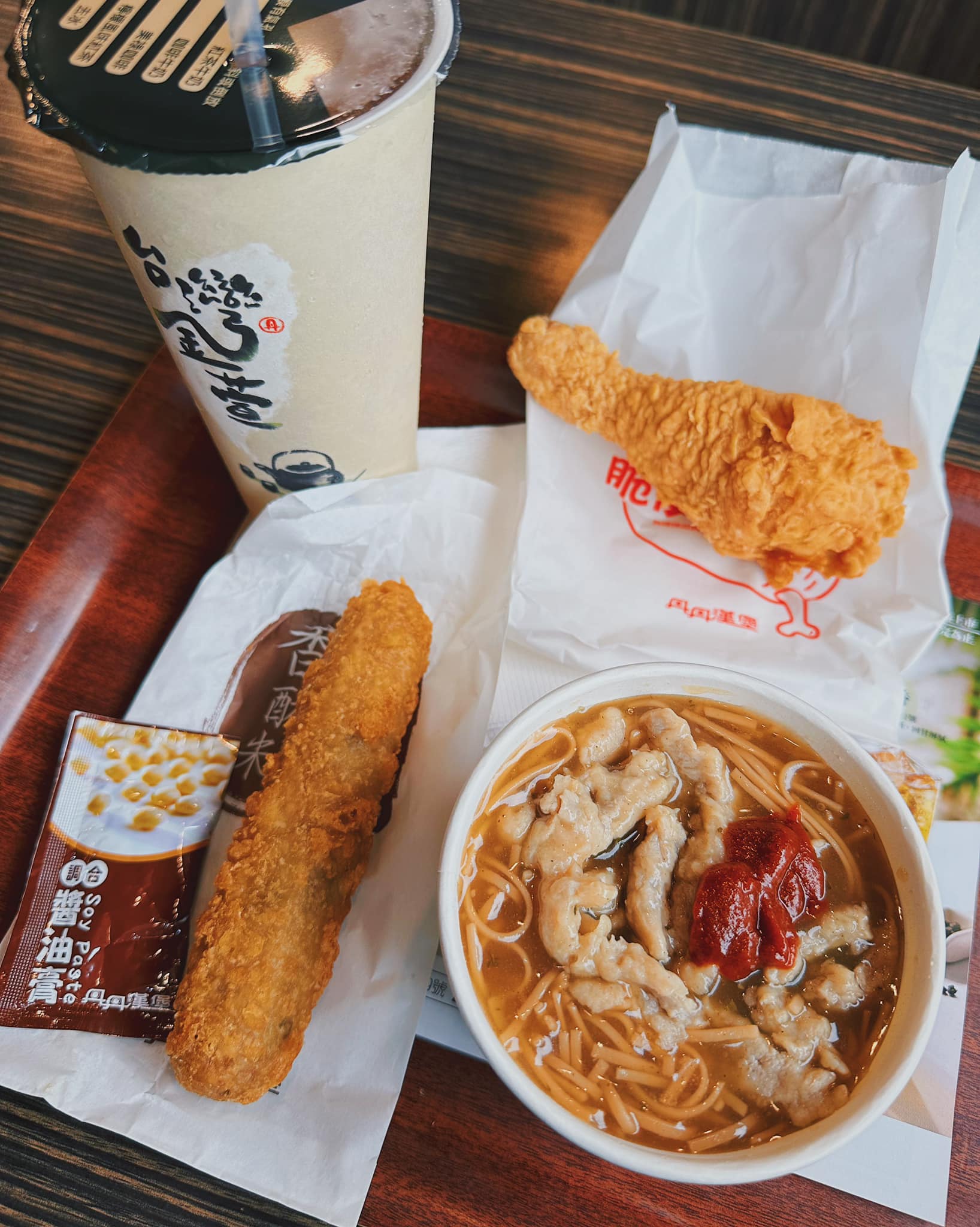 歐陽靖在丹丹點了4樣餐點,總價引起網友熱議。(翻攝自GinOy 歐陽靖臉書)