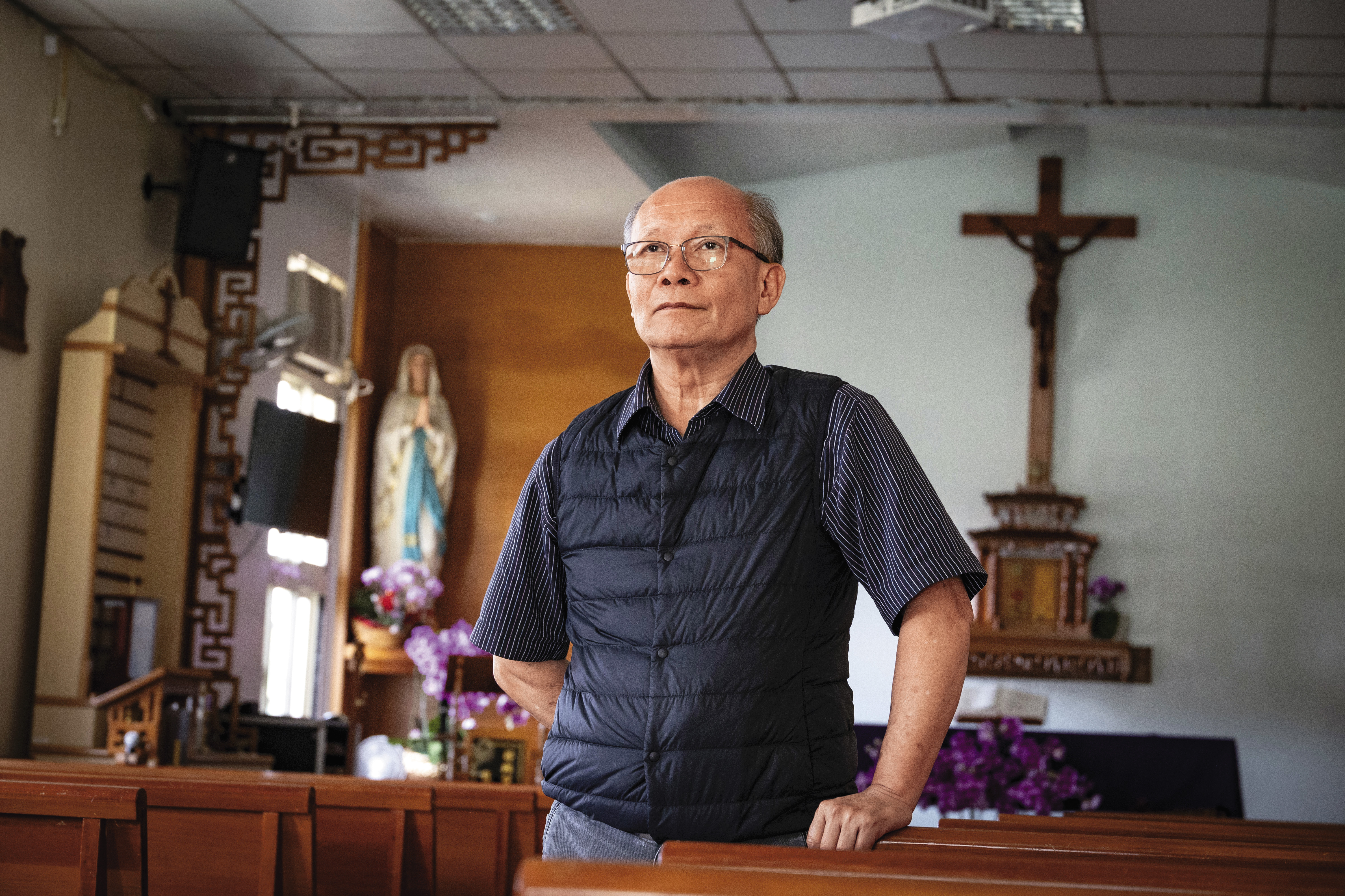 越南神父阮文雄說,向他求助的民事被告至今多無通譯協助,想請通譯得自費。