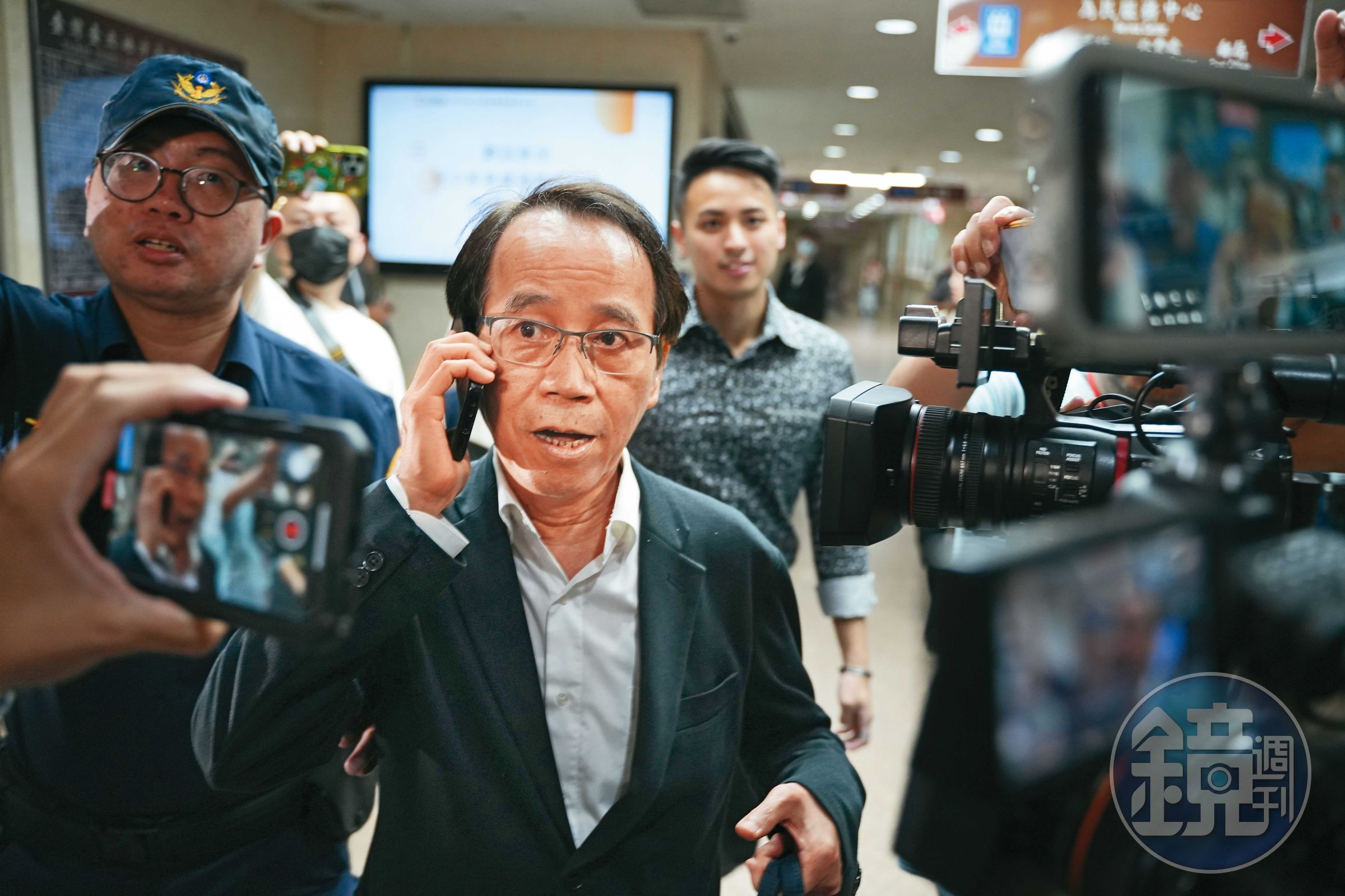 林欽榮(圖)赴法院作證,卻被民眾黨主席黃國昌痛批「問A答B」,與檢察官一搭一唱到底是在演哪齣。