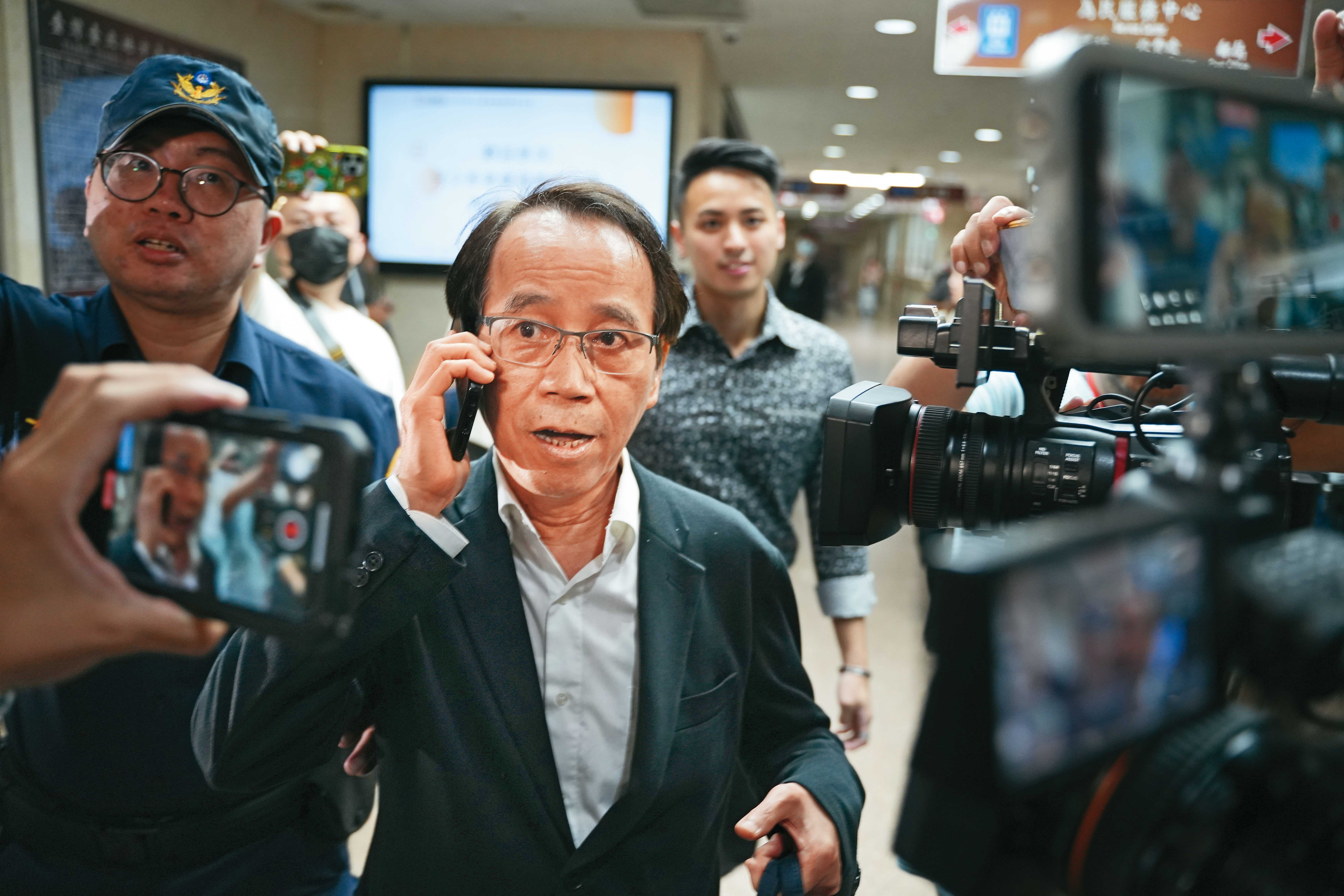 林欽榮（圖）赴法院作證，卻被民眾黨主席黃國昌痛批「問A答B」，與檢察官一搭一唱到底是在演哪齣。