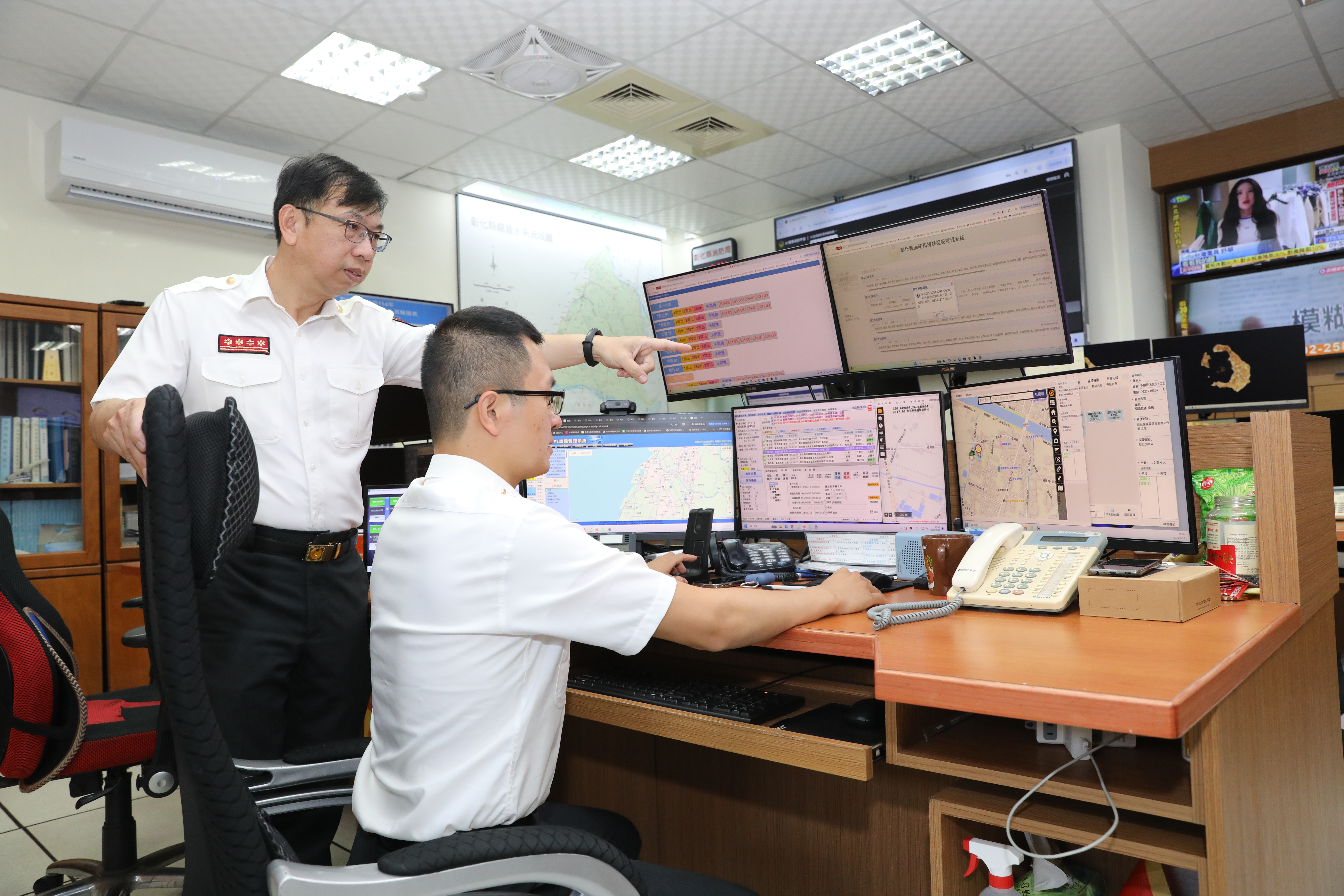 彰化縣消防局導入AI科技，大幅提升119指揮中心團隊工作效益。（攝影／嚴鎮坤）