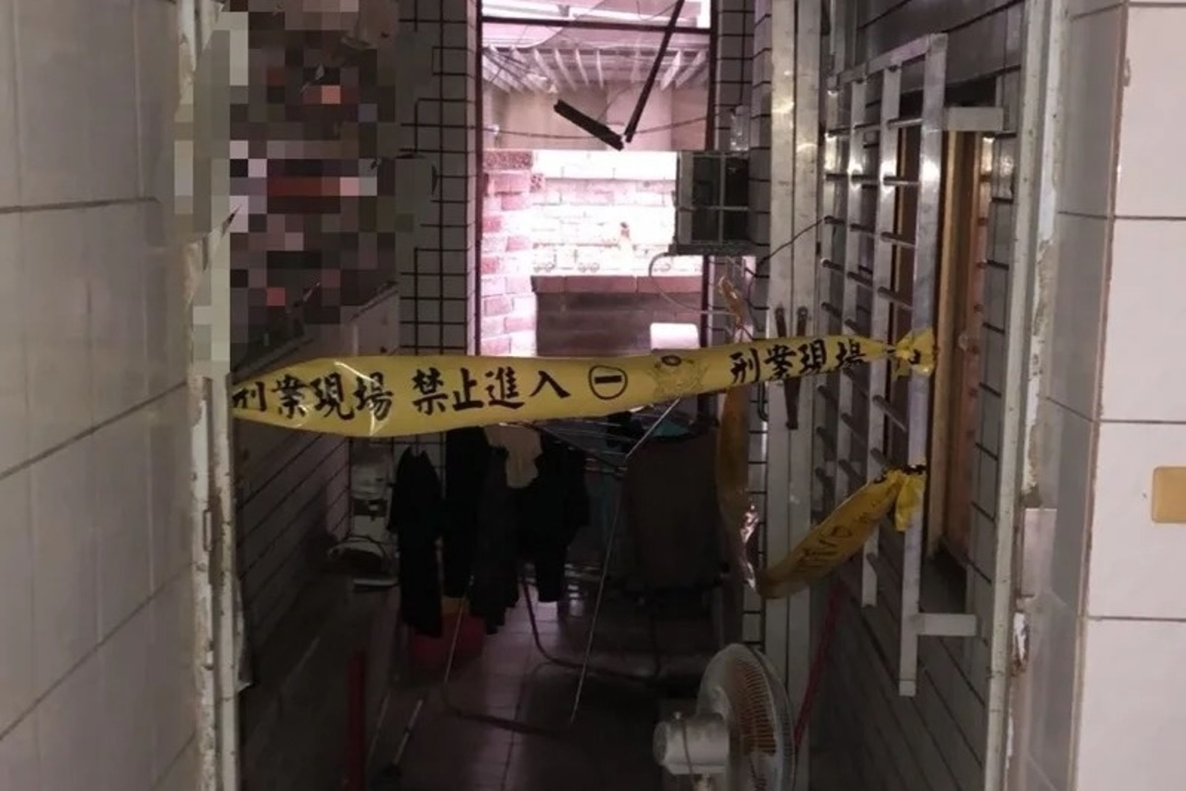 新北八里一對夫妻疑似一氧化碳中毒,被發現後送醫不治。(翻攝畫面)