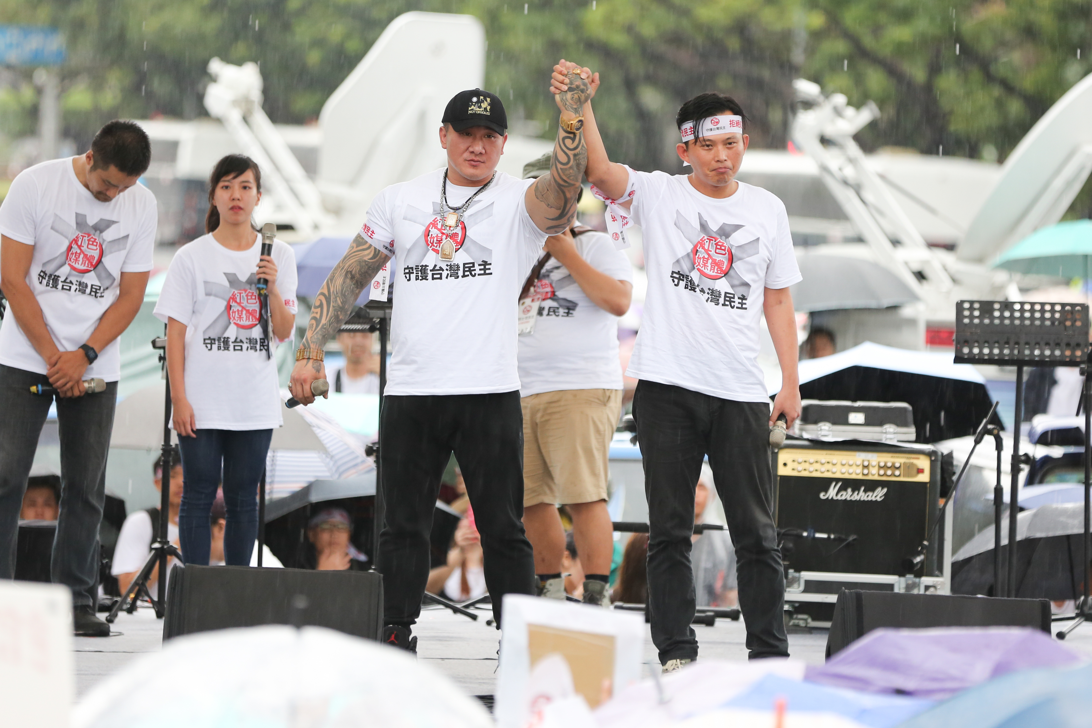 黃智賢先前就曾po文，提到2019年館長跟黃國昌大力反「紅媒」，現在卻自己封為兩岸「和平大使」。（本刊資料照）