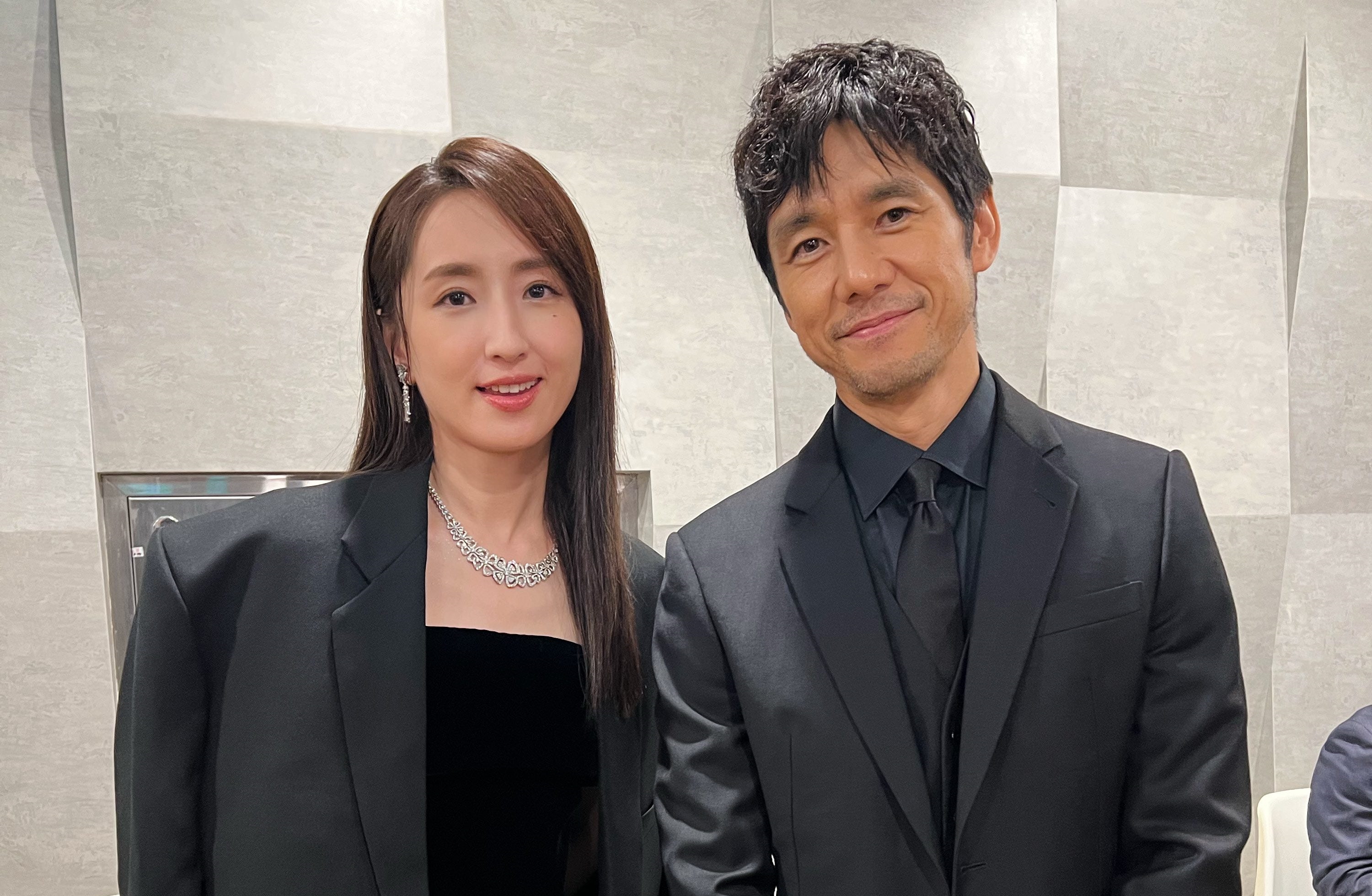 西島秀俊與柯佳嬿一起頒發最大獎項：最佳 OTT 原創內容（Best OTT original）及最佳創意獎。（經紀公司提供）