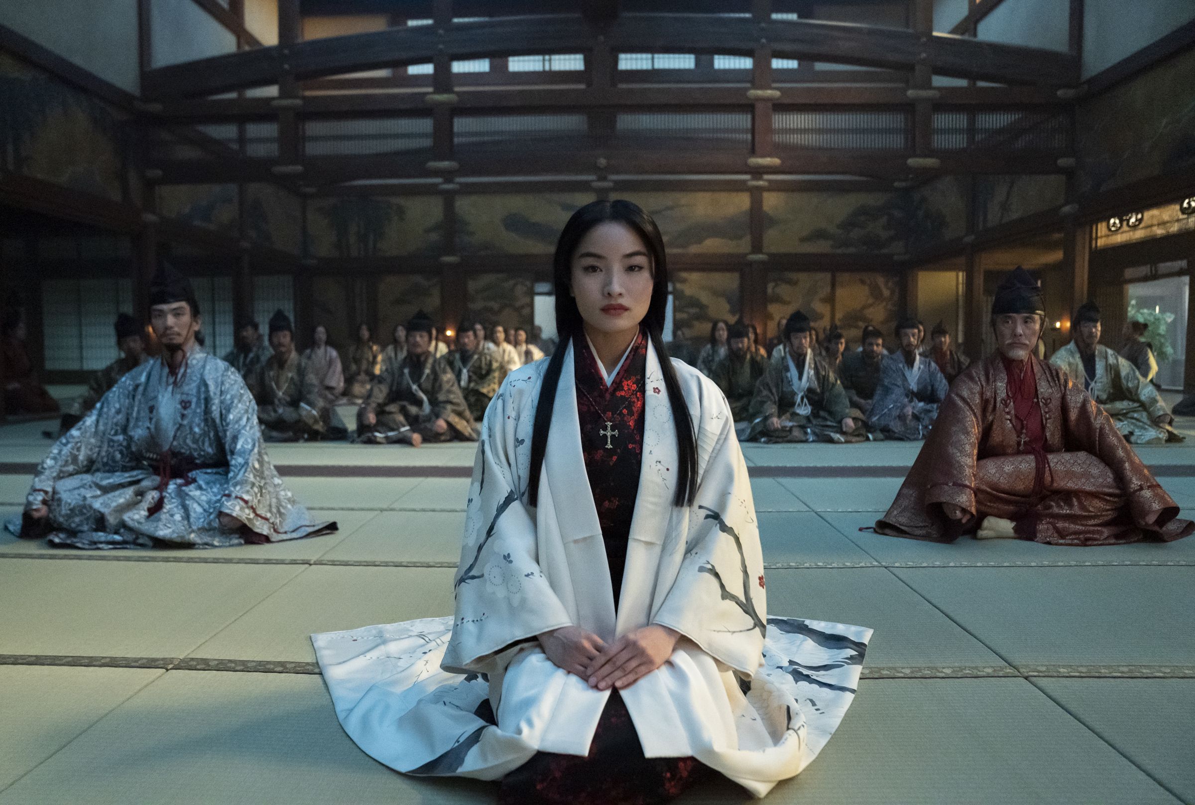 澤井杏奈(中)在好萊塢發展有成,《幕府將軍》中詮釋有流利外語能力的鞠子夫人。(Disney+提供)