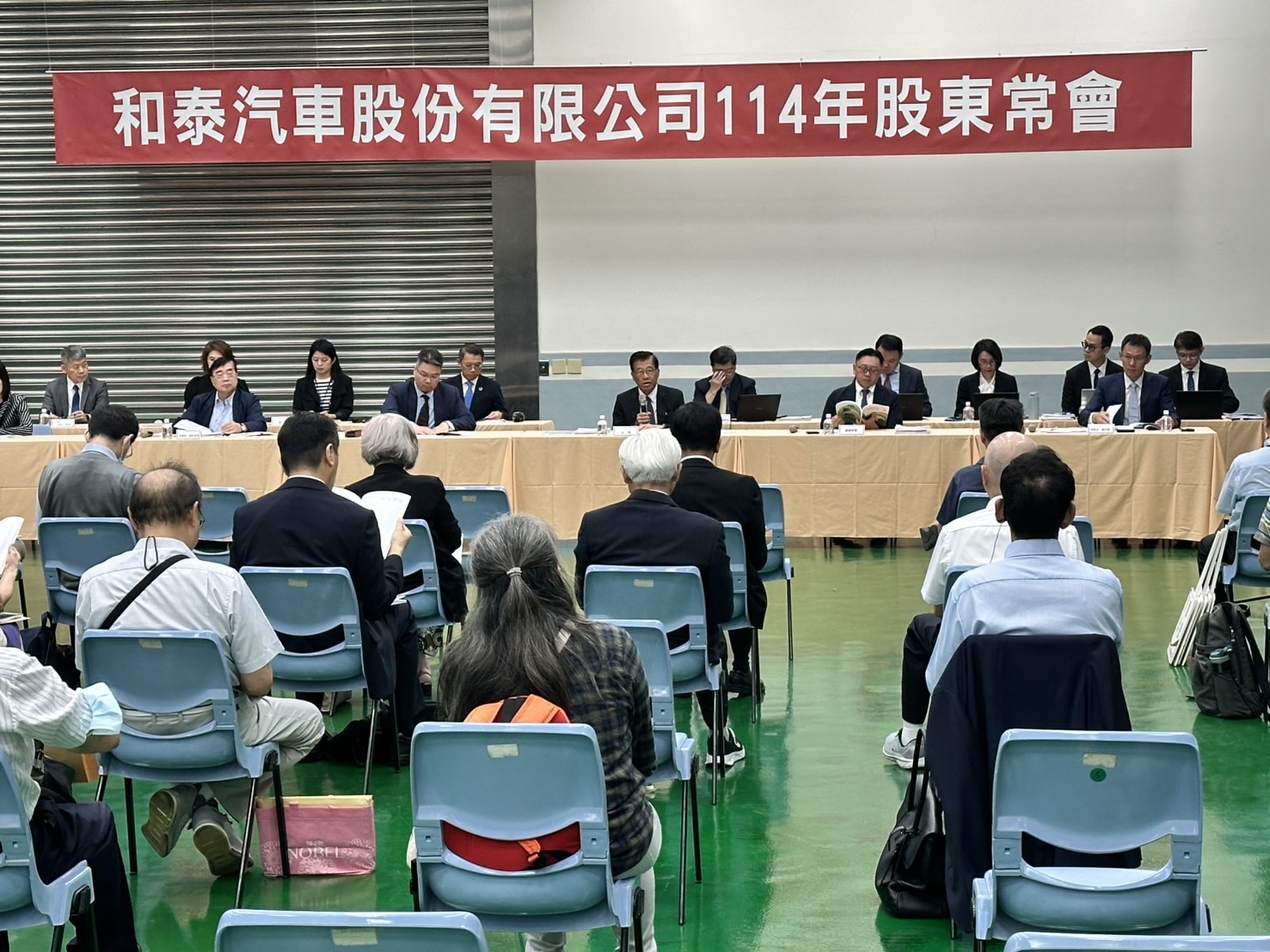 和泰車13日召開股東會，董事長黃南光表示，今年市場變化很大，但各品牌仍強力推出各種販促活動，預估今年台灣車市仍會有45萬台以上的水準。（和泰車提供）