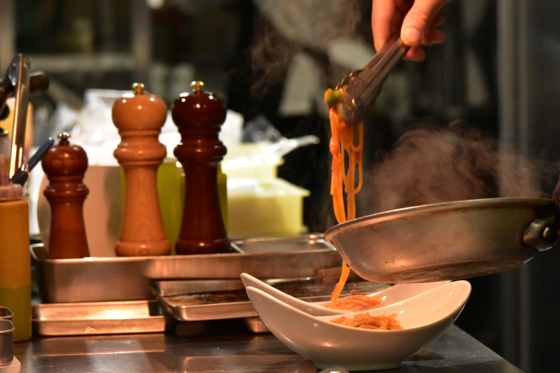 台北南港某米其林餐盤推薦的餐廳近日爆出消費糾紛，時隔一週終於發文回應了。（示意圖，photoAC）