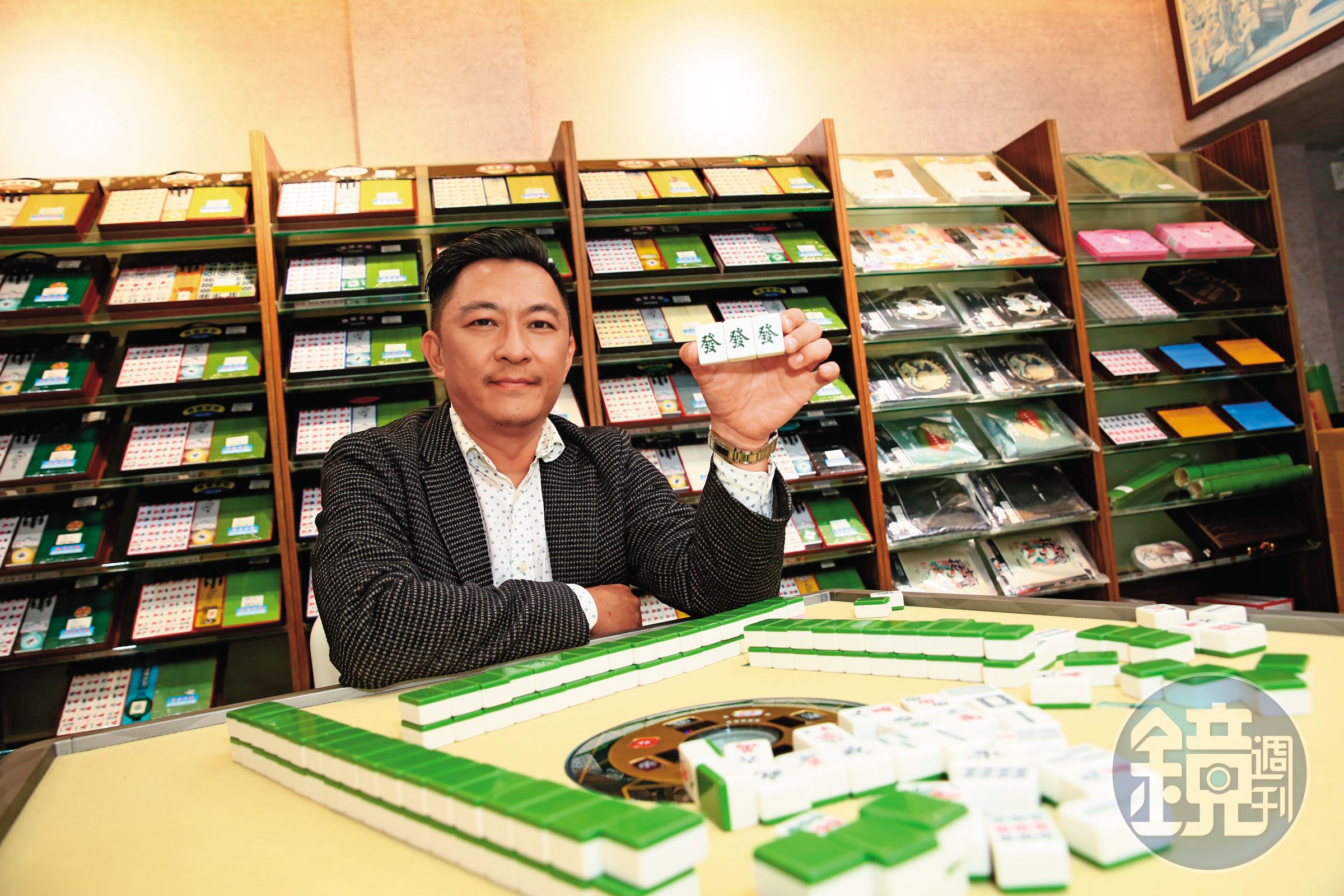 東方不敗總經理陳家豪,接班超過20年,他2004年因應市場變化,率先切入電動麻將桌市場,讓父親創的老字號版圖擴大、穩做業界領頭羊。