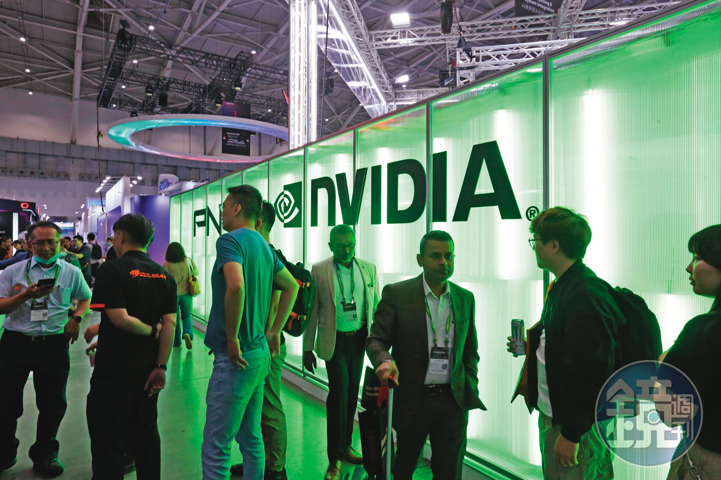 NVIDIA在股票分拆後仍表現強勢,一度超越蘋果成為全世界市值最大公司。