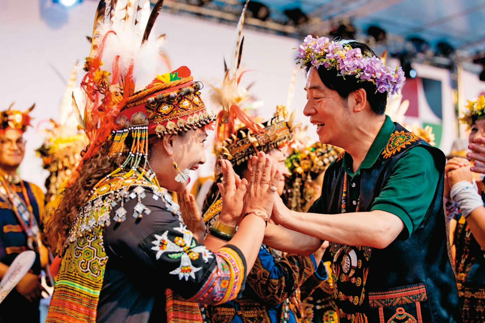 賴清德（右）9月參加屏東原民收穫節活動。（圖／翻攝自賴清德 臉書）