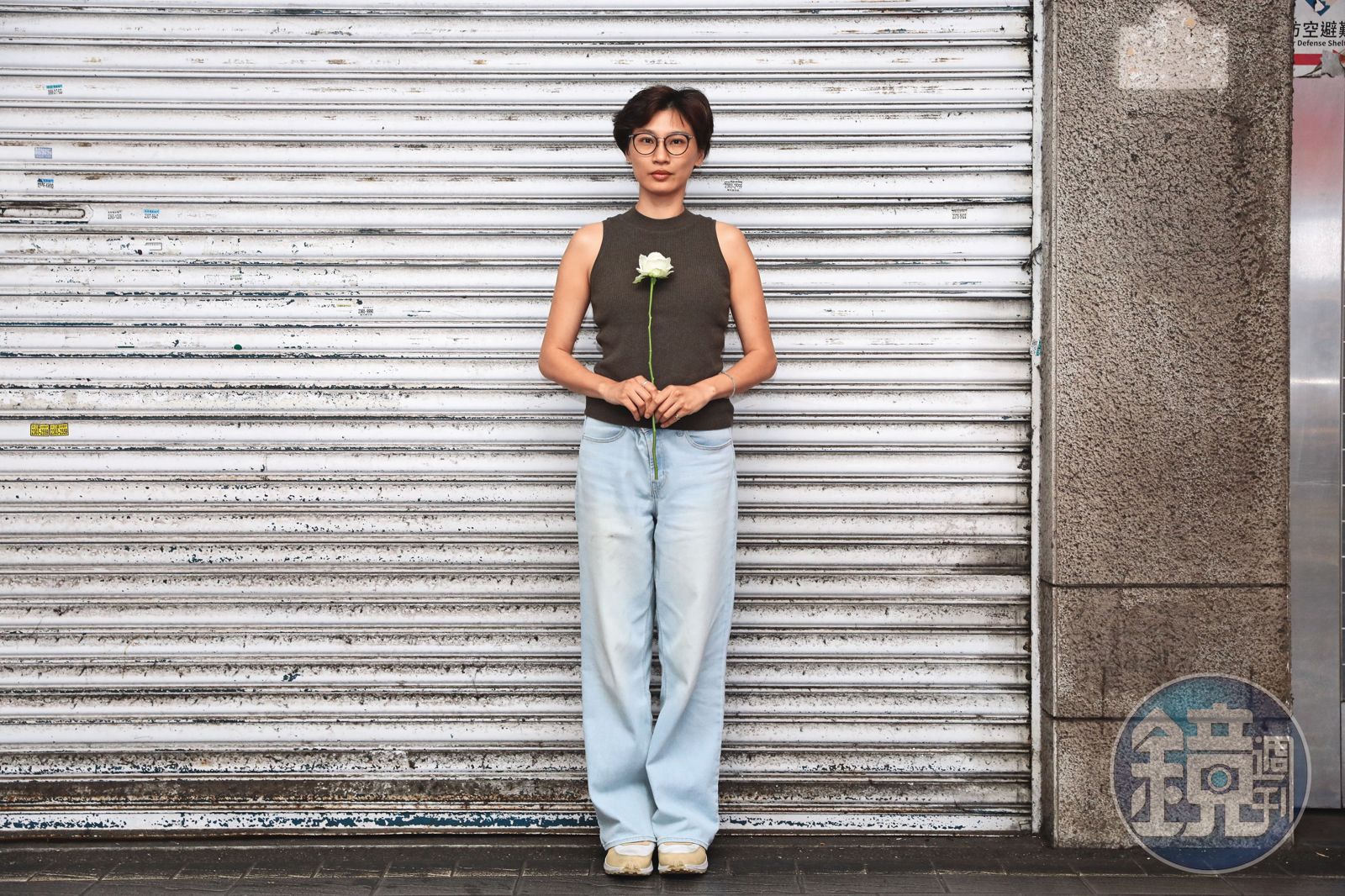 空職工稱這一次的空服員勞權運動為「白玫瑰運動」。一朵朵白玫瑰也紀念過世的孫姓空服員。圖為趙婕歡