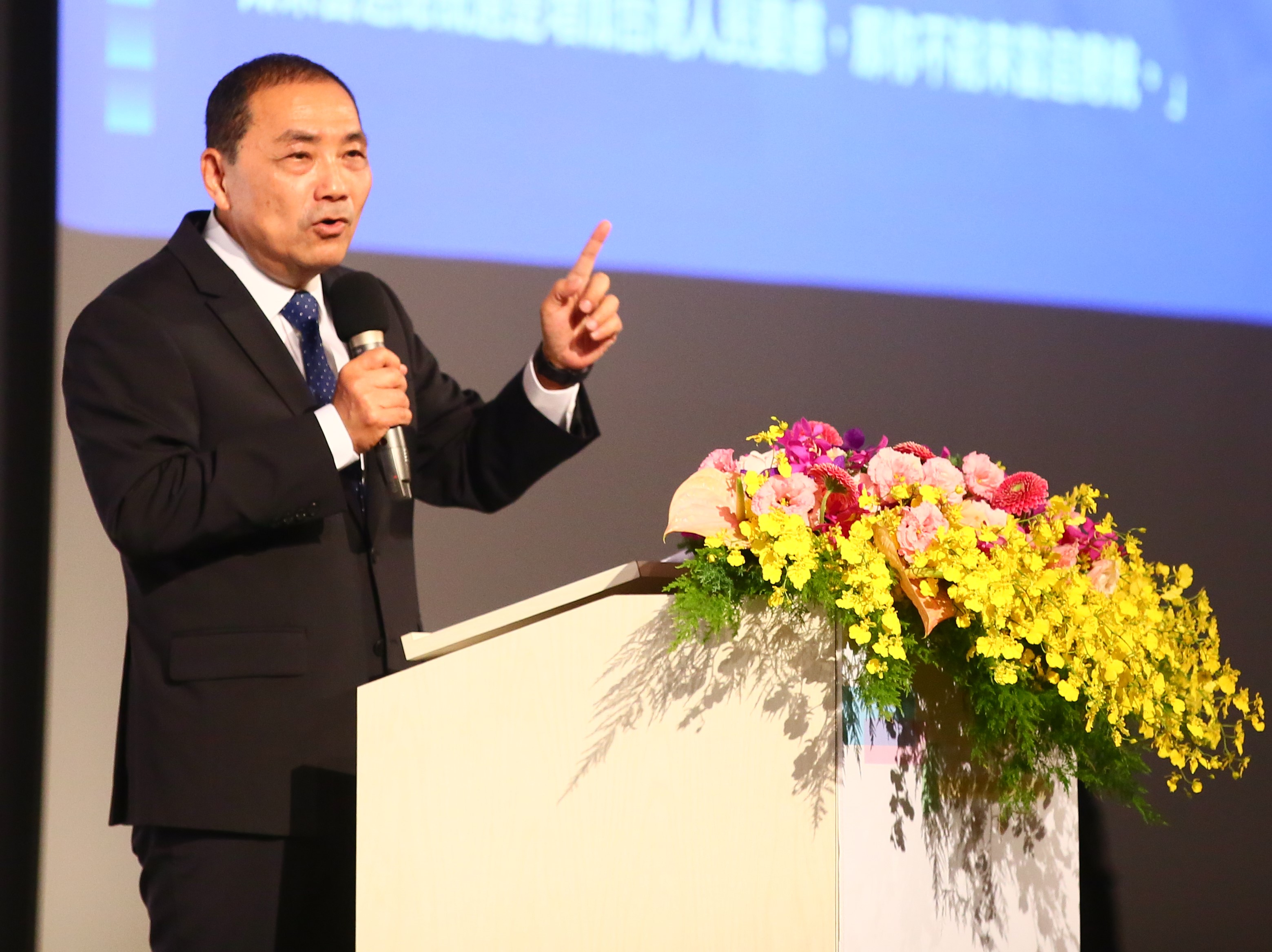 新北市長侯友宜近期在市議會中表示，他本來計劃於美國大選後的11月出訪英美，但因市政事務繁多，未必最後會成行。（本刊資料照）