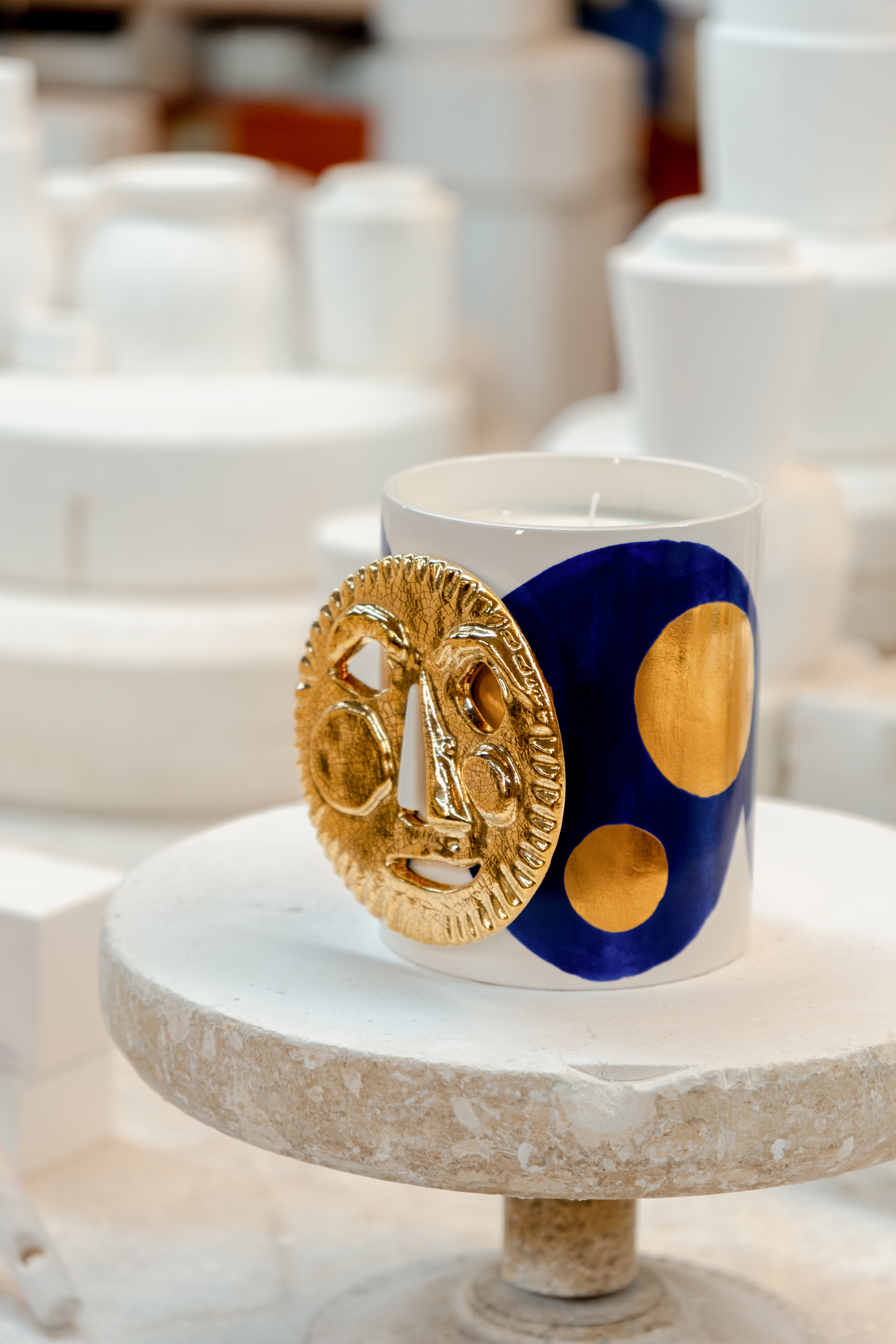 L'Objet x Ruan Hoffman精瓷蠟燭。經典面具三燭芯1,000g / NT$21,800(10X提供)