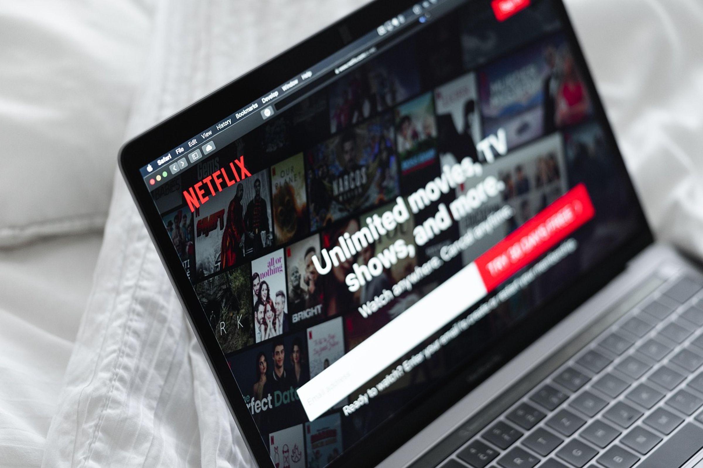 Poscast主持人馮勃翰透露Netflix如何利用AI技術為觀眾訂做片單,同時提供流暢觀看品質。(示意圖,pixabay)