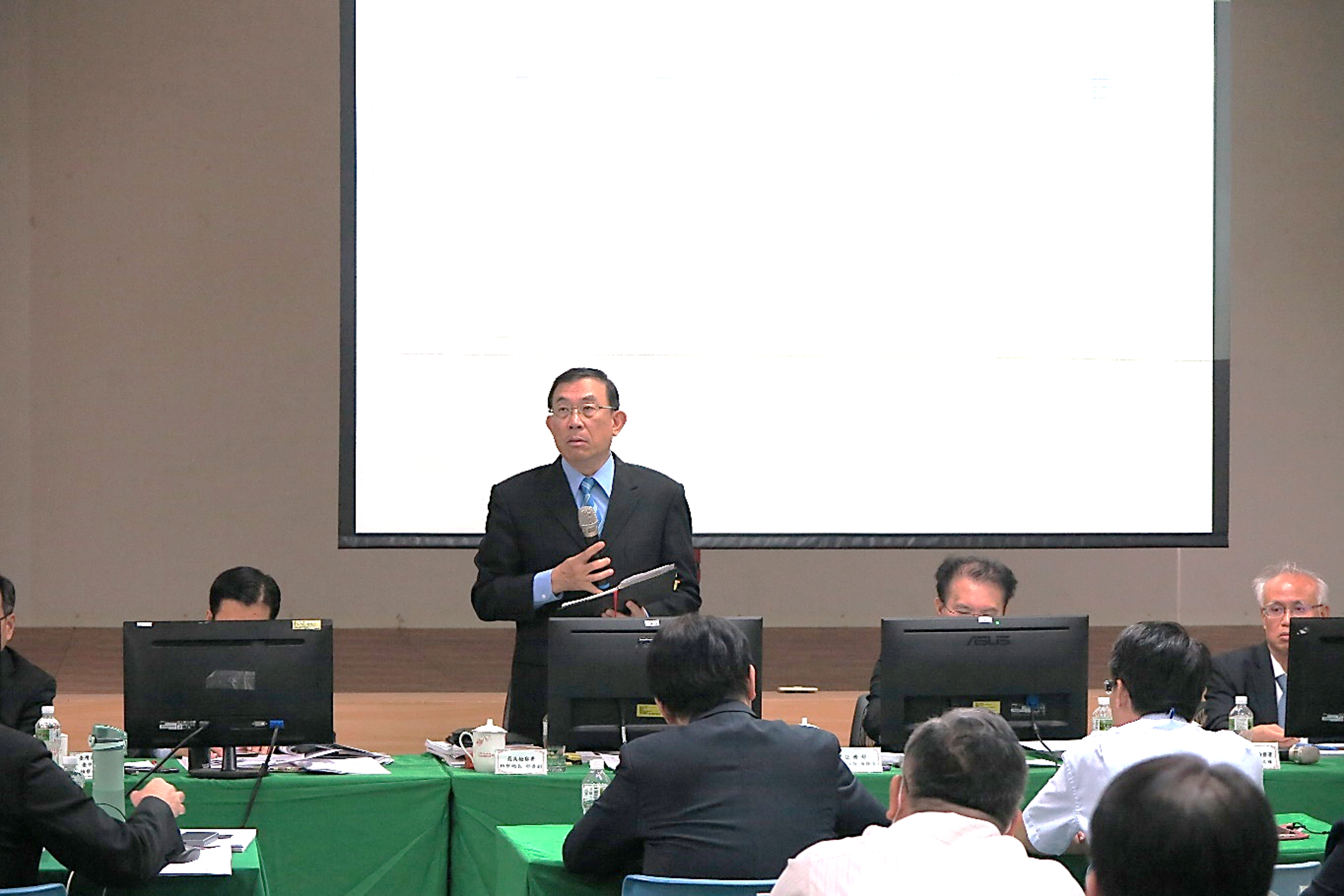 彰化及台中2大地檢署分別召開選舉查察座談,檢察高層齊聚一堂密商查賄技巧,檢察總長邢泰釗下令強掃黑金,杜絕境外勢力介選。(最高檢提供)