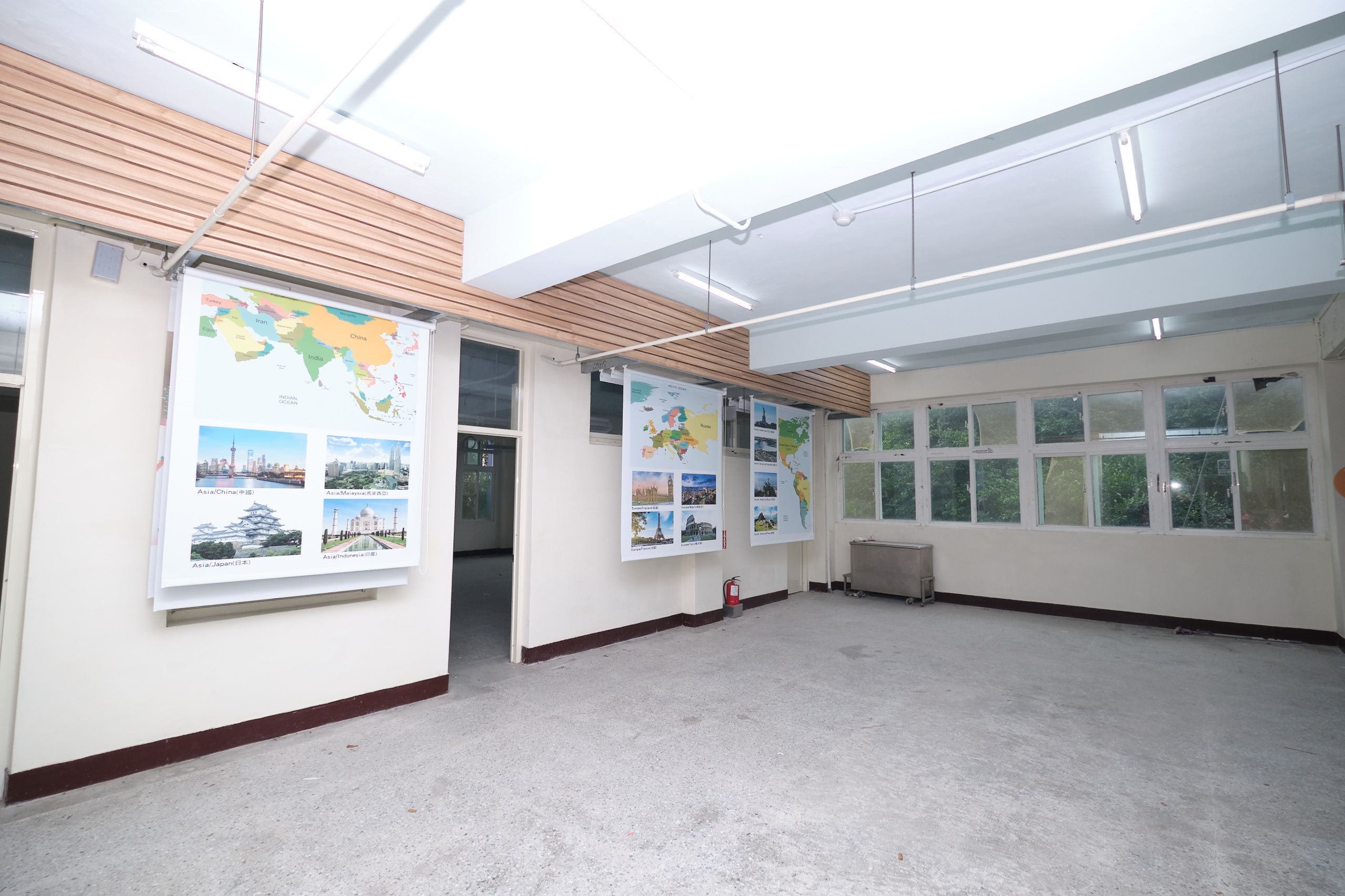 東信國小規劃於育德樓3樓場域(原東信國小英語村教室)設置日間照顧中心。