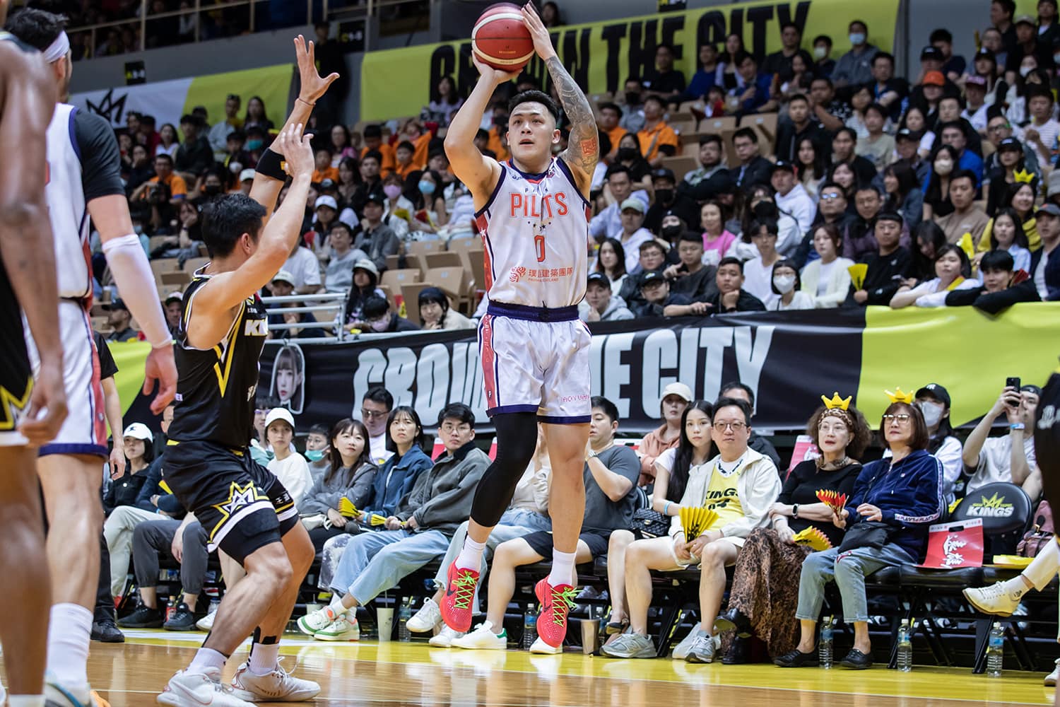 周儀翔酒駕拒測遭P. LEAGUE+加罰停權1年、公益服務至少300小時且罰款新台幣50萬元。（翻攝自周儀翔 SHAWN臉書）