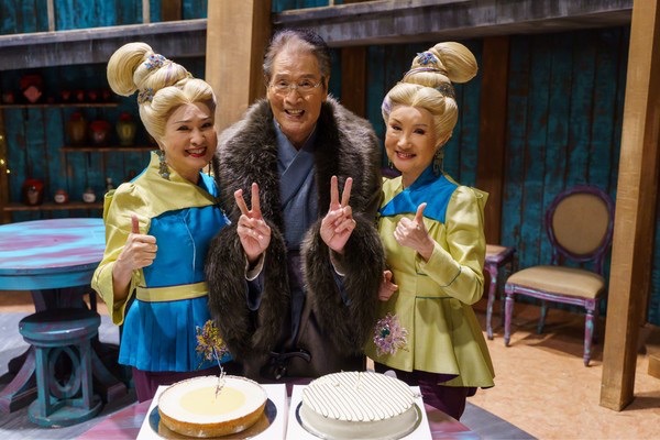 2021年《孟婆客棧》石英客串，唐美雲安排驚喜慶生。（民視提供）