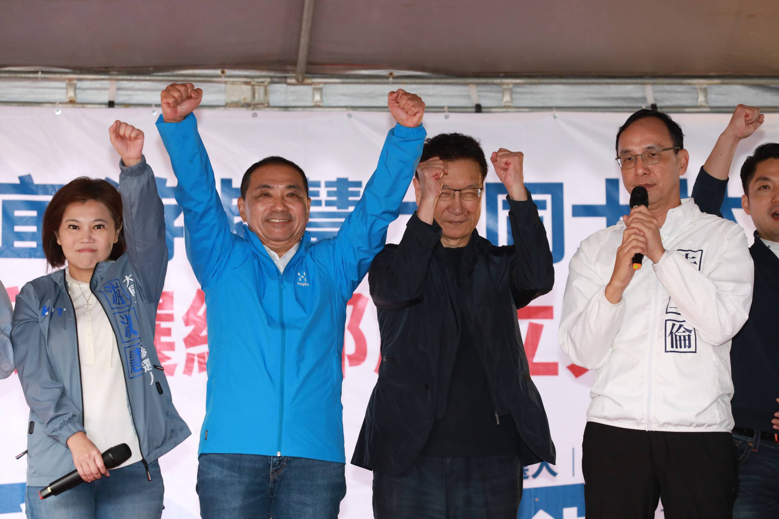 趙少康與侯友宜搭檔參選，直指柯的當選機率很低，要柯的支持者轉向支持他們。