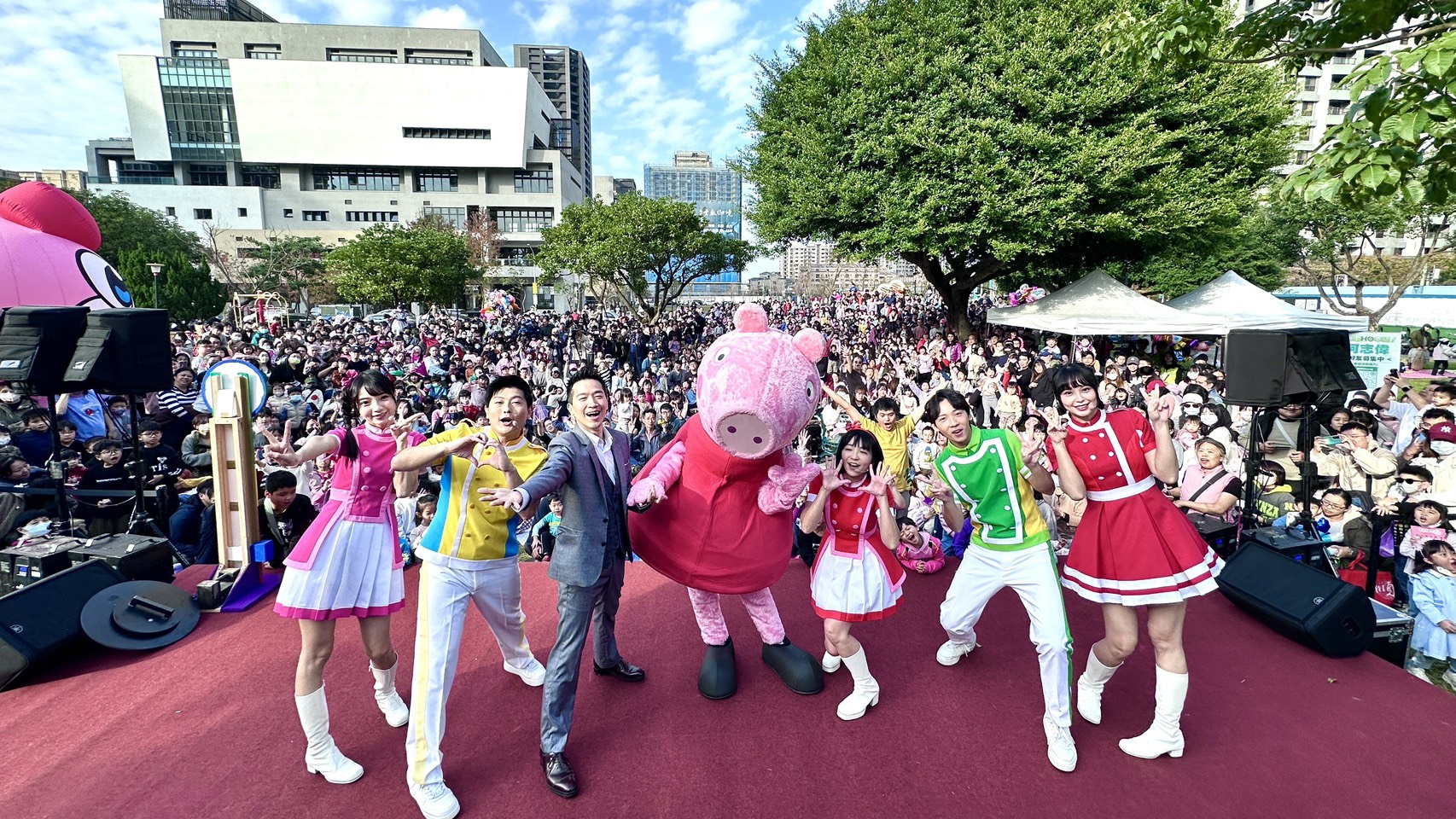 何志偉到桃園八德建德公園參加親子活動，提出讓家長、小朋友期待的親子政策。（讀者提供）
